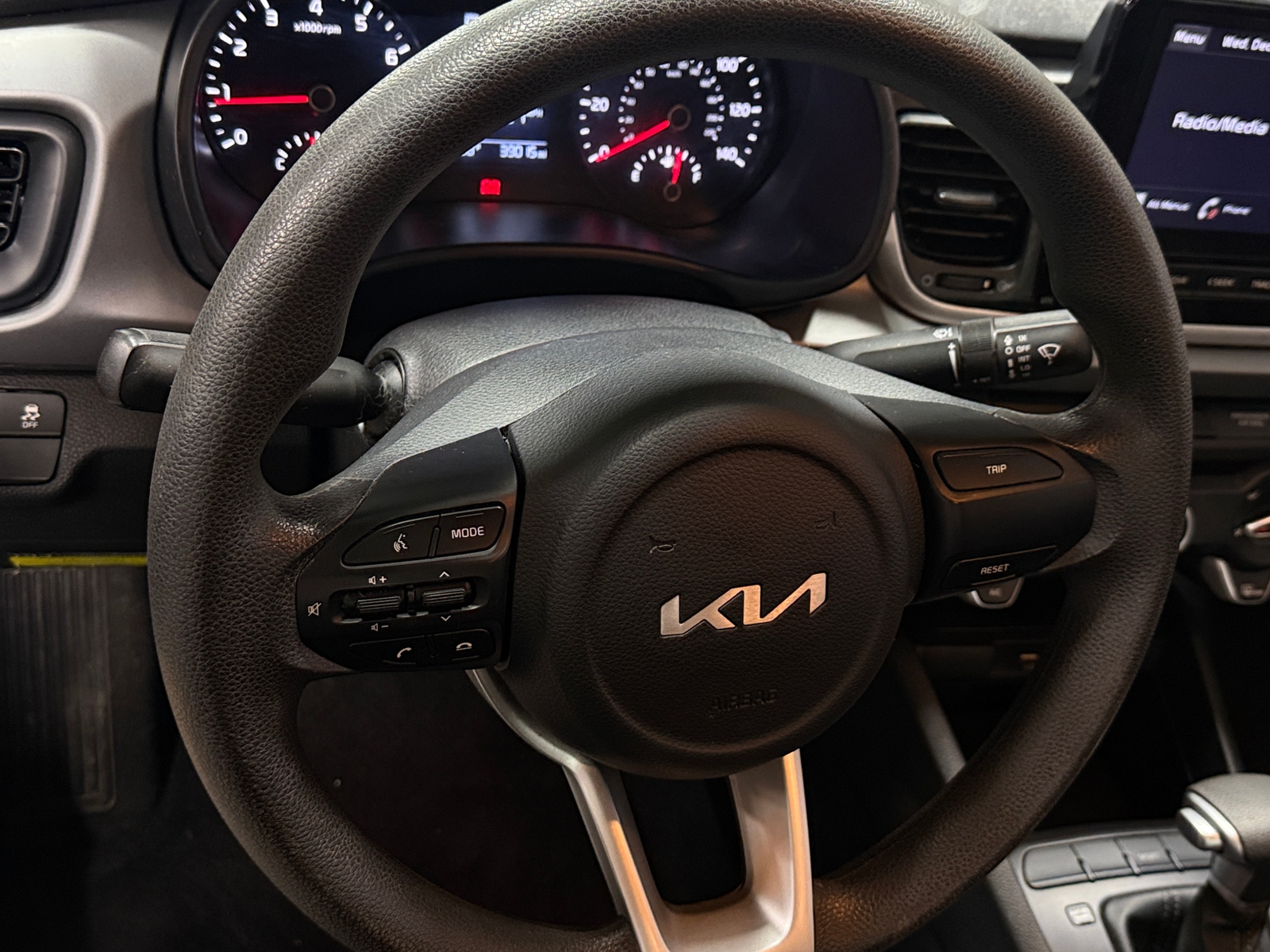 Thumbnail: 2023 Kia Rio - 5