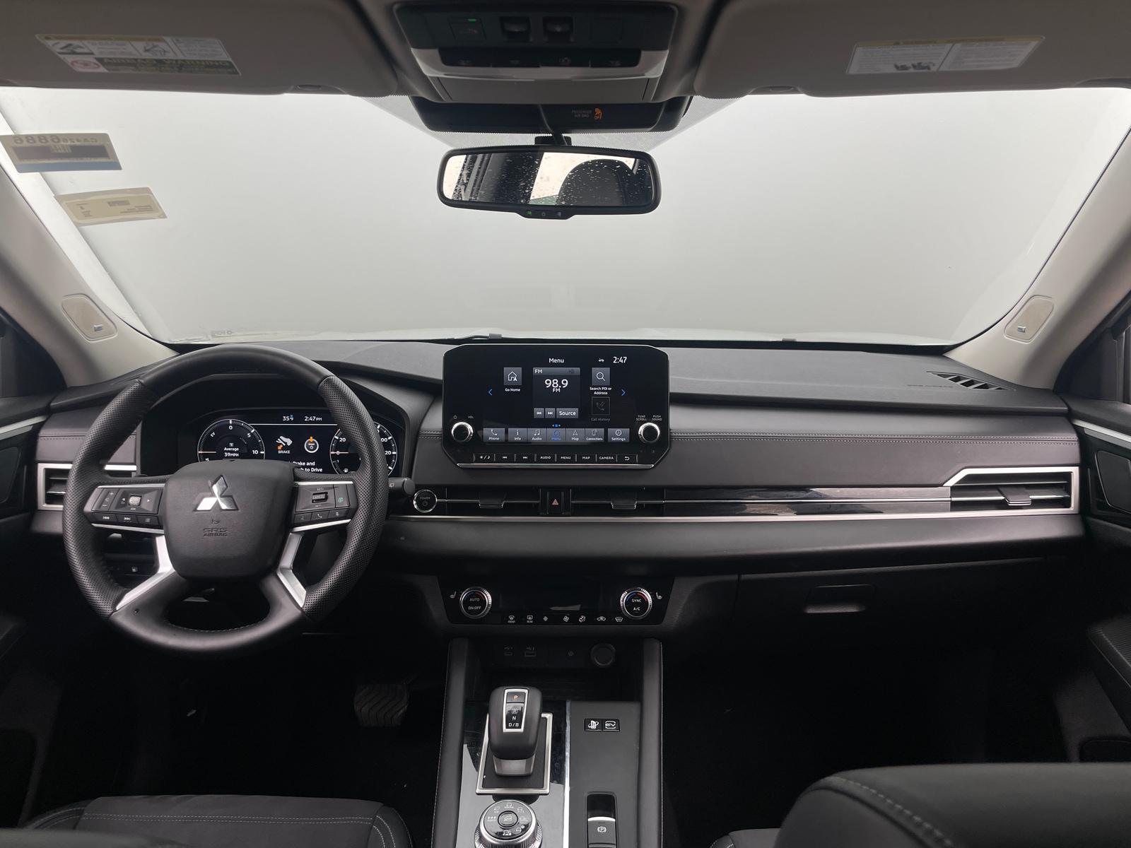 Thumbnail: 2023 Mitsubishi Outlander - 2