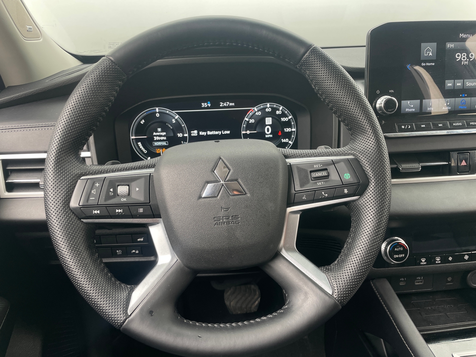 Thumbnail: 2023 Mitsubishi Outlander - 4