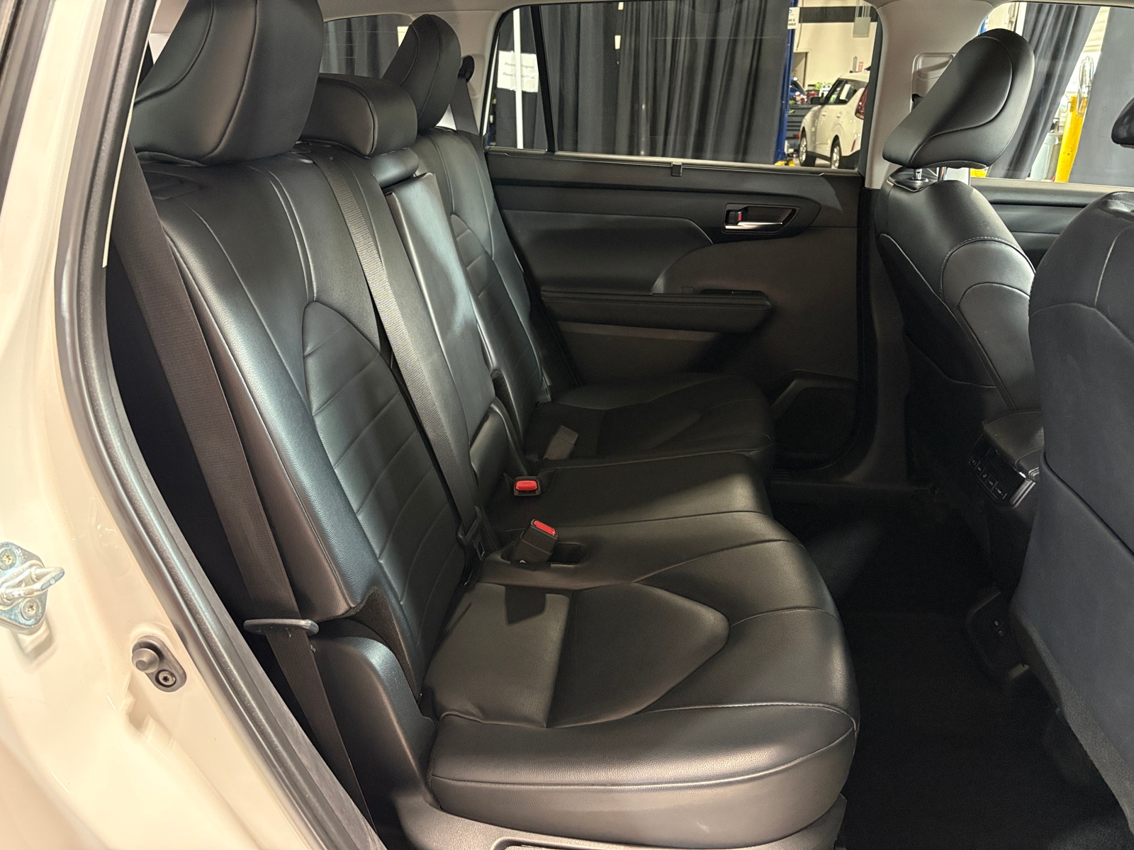 Thumbnail: 2024 Toyota Highlander - 5