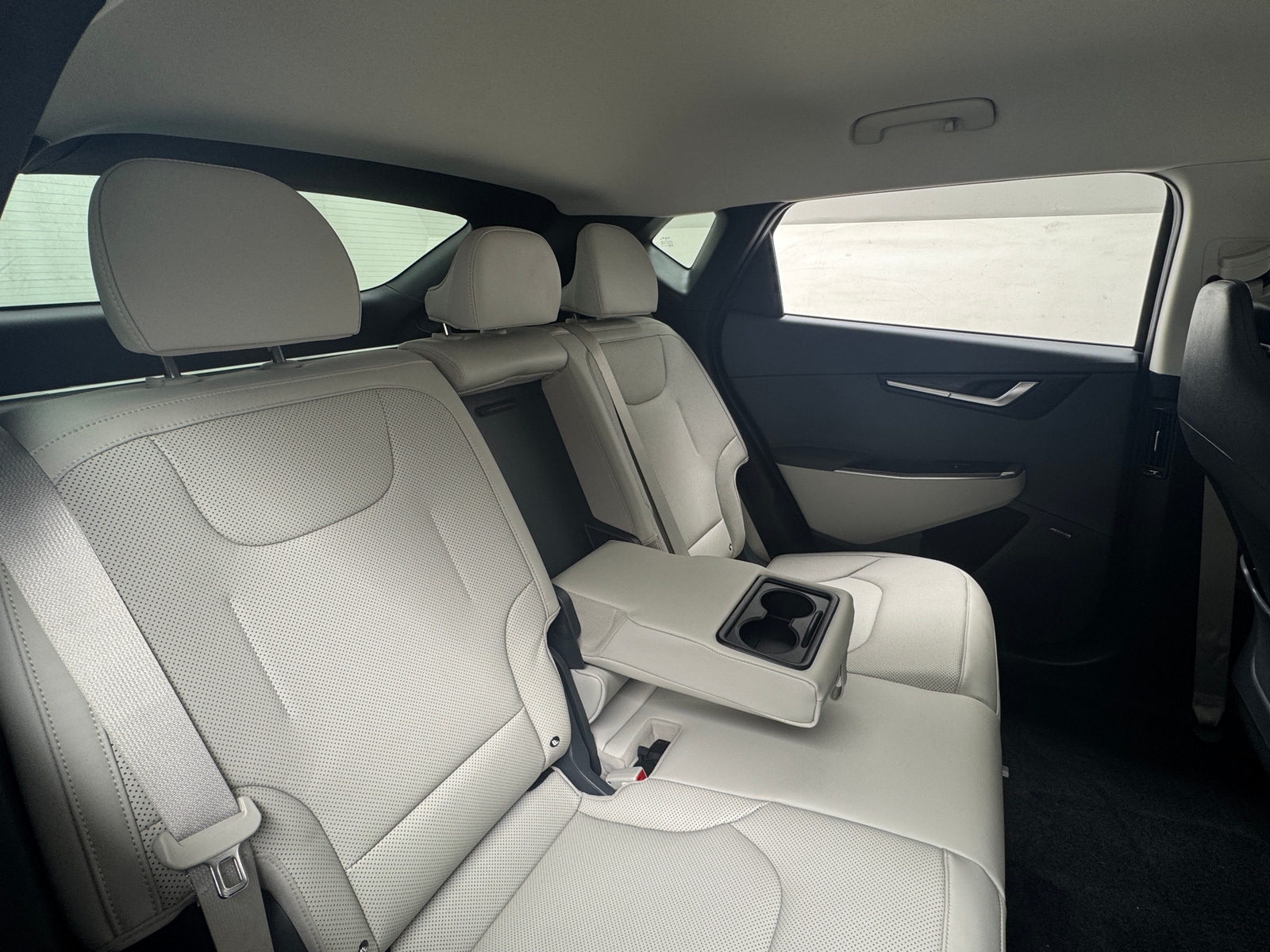 Thumbnail: 2022 Kia EV6 - 5