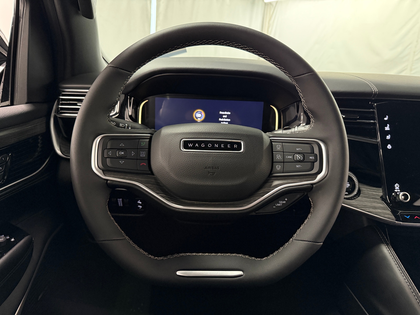 Thumbnail: 2024 Jeep Wagoneer - 4