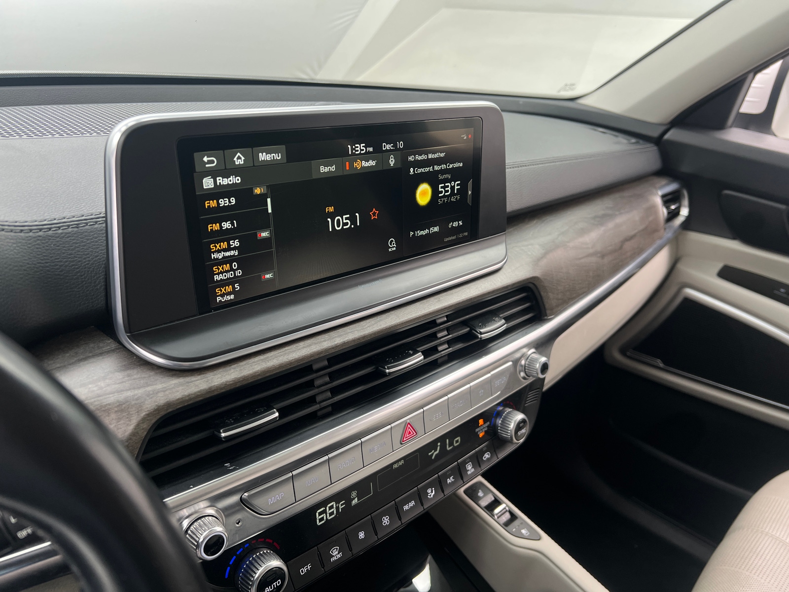 Thumbnail: 2020 Kia Telluride - 3