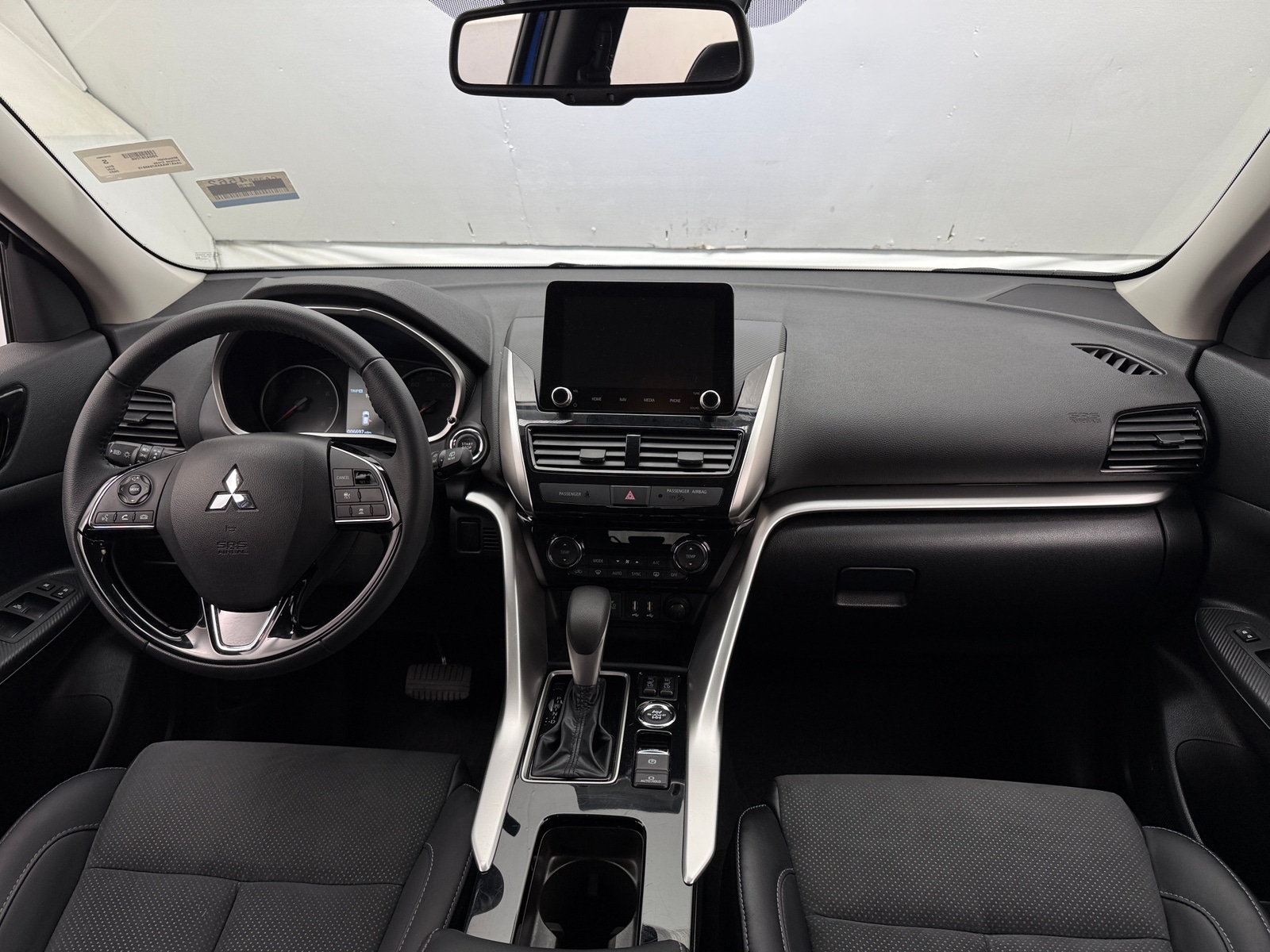 Thumbnail: 2025 Mitsubishi Eclipse Cross - 2