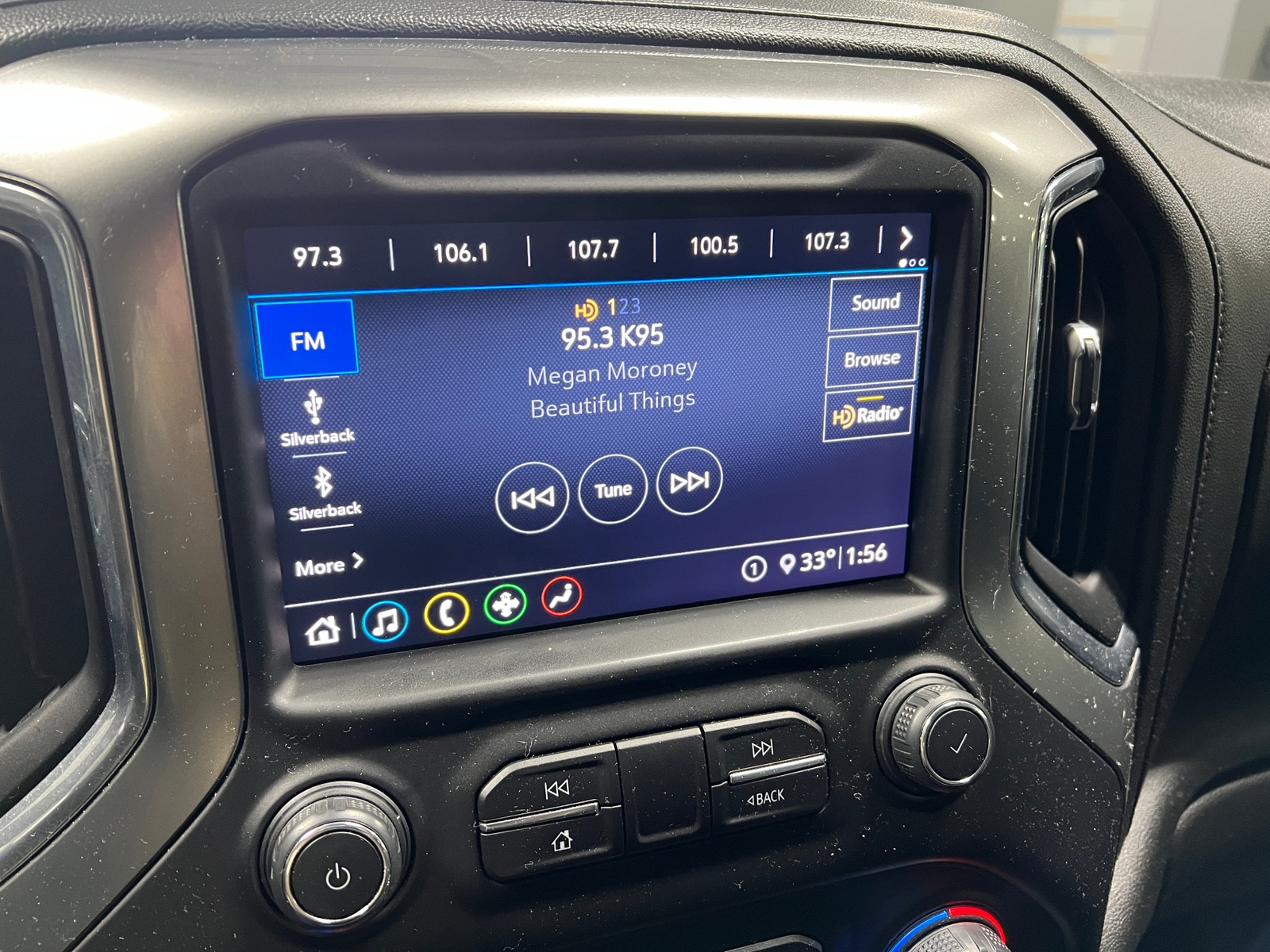 Thumbnail: 2020 Chevrolet Silverado 1500 - 3