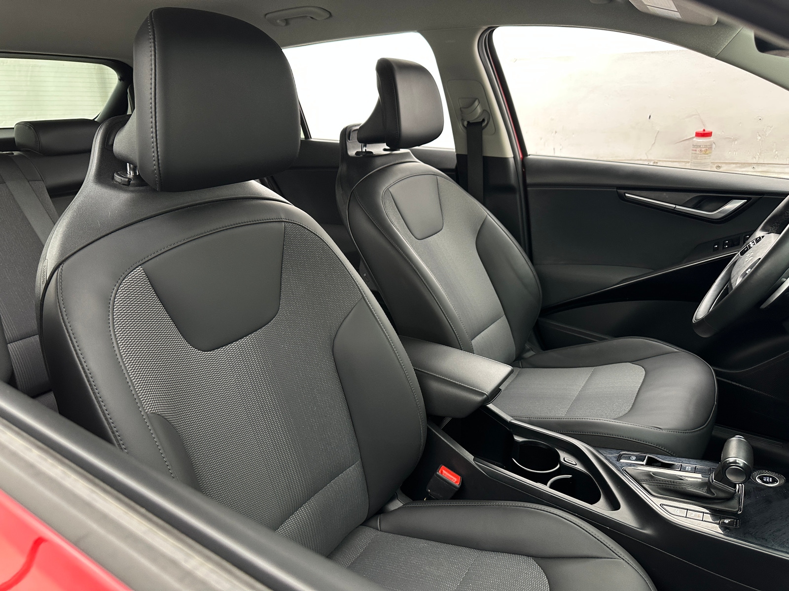 Thumbnail: 2023 Kia Niro - 2