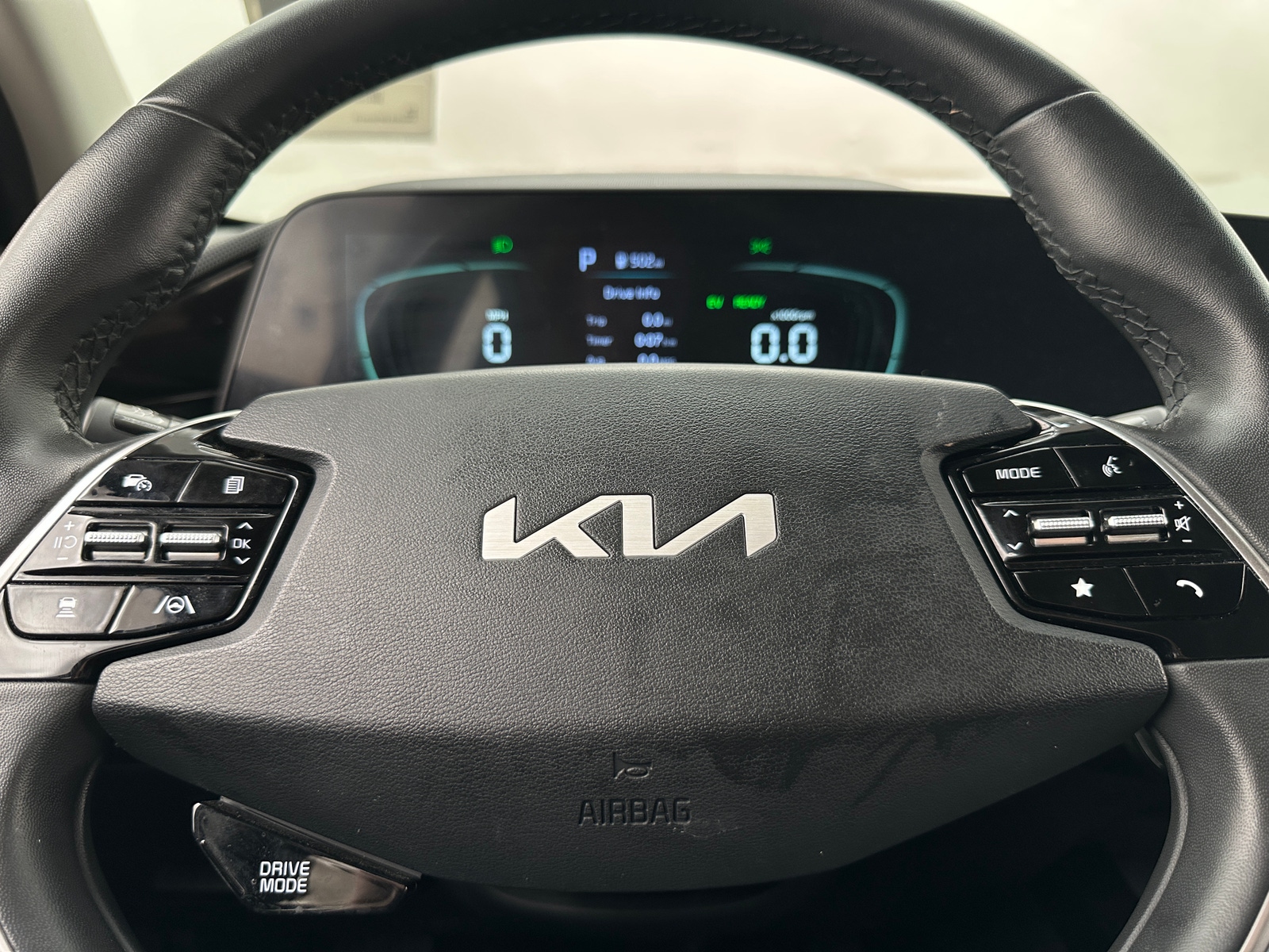 Thumbnail: 2023 Kia Niro - 5
