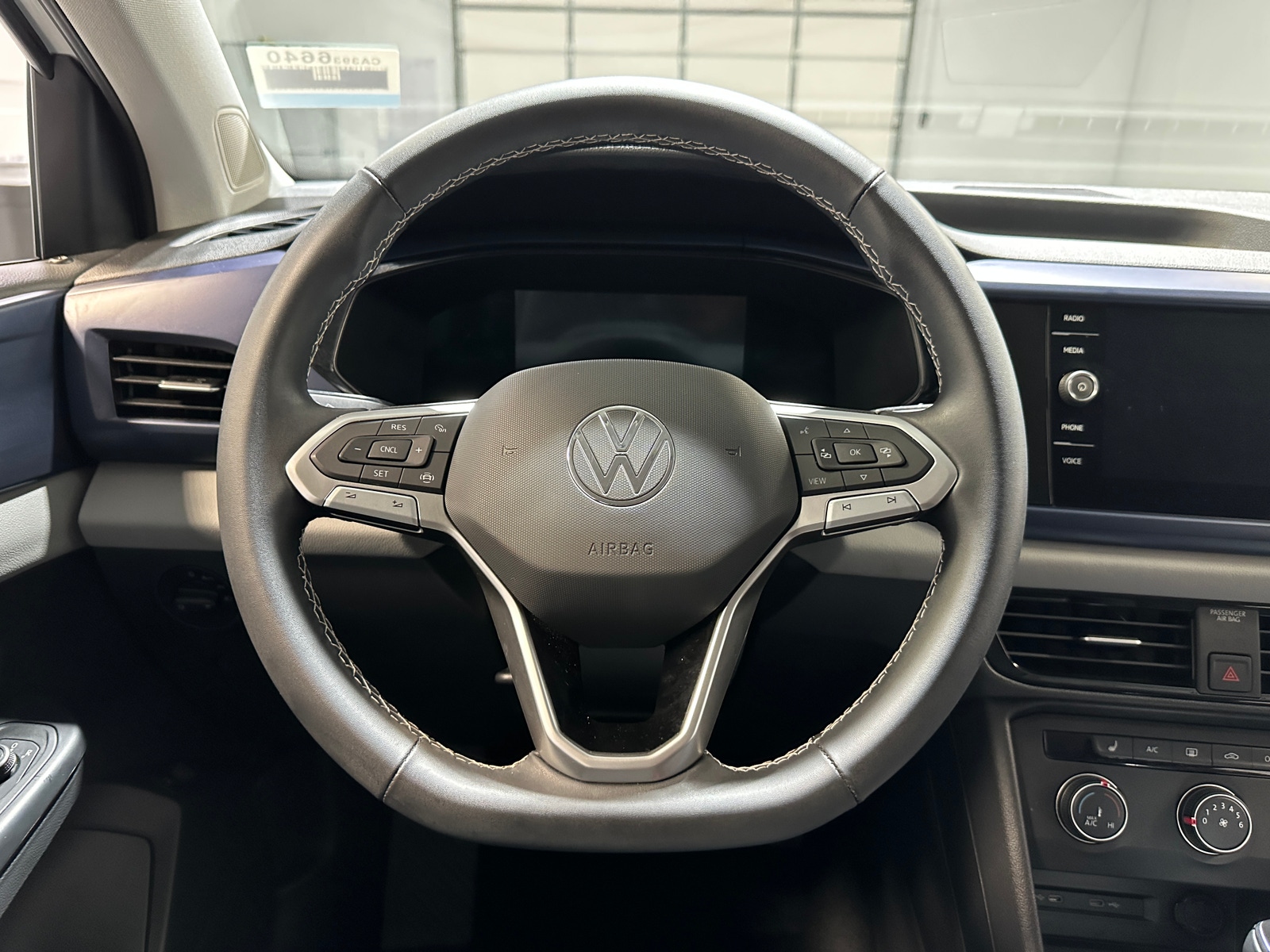 Thumbnail: 2022 Volkswagen Taos - 5