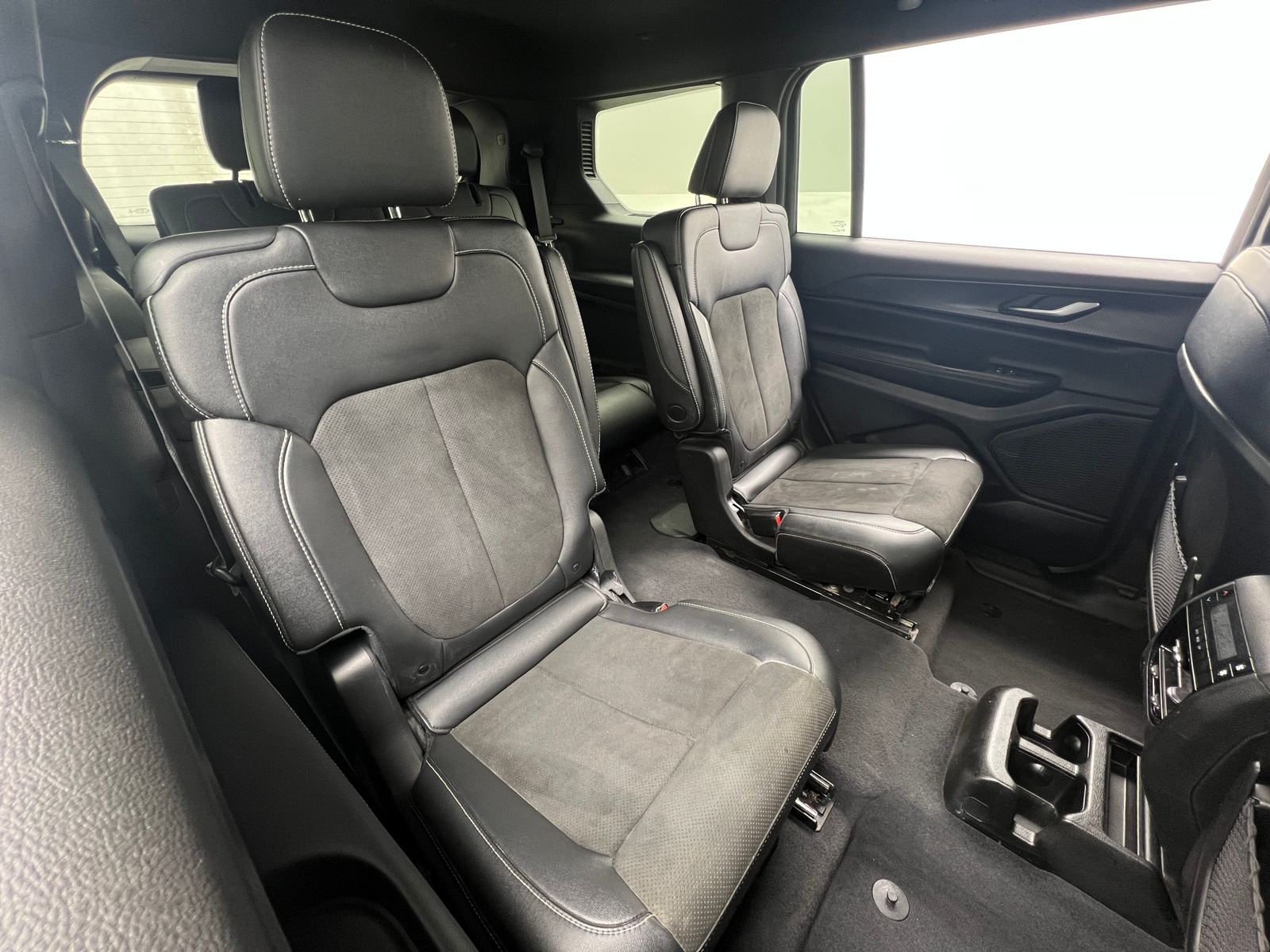 Thumbnail: 2023 Jeep Grand Cherokee L - 5