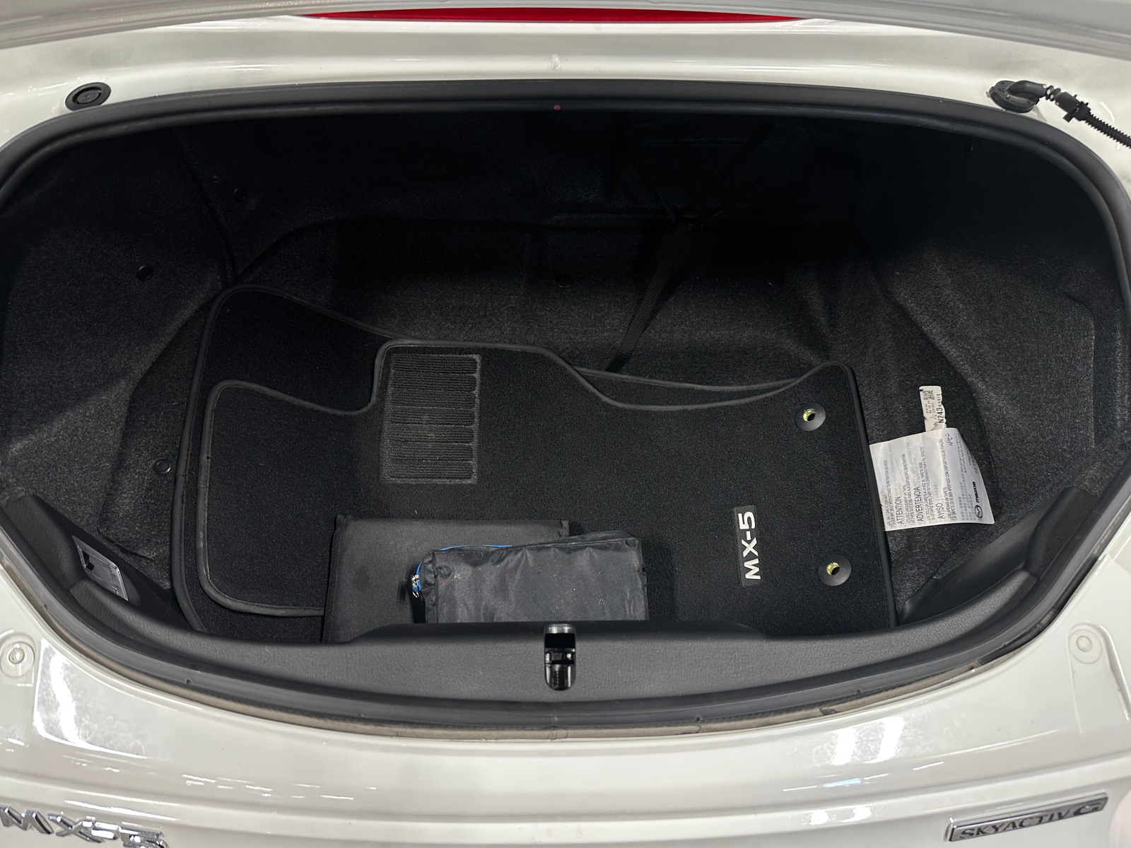 Thumbnail: 2021 Mazda MX-5 Miata - 7