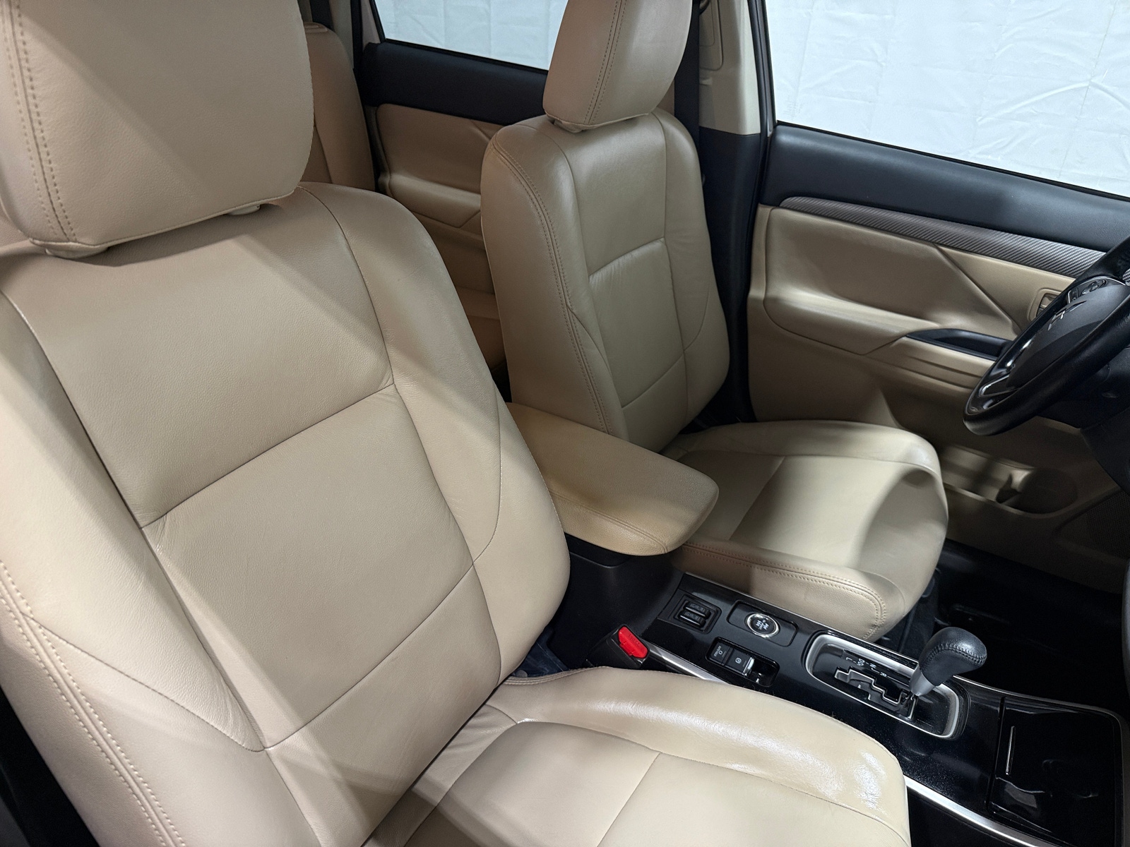 Thumbnail: 2017 Mitsubishi Outlander - 2