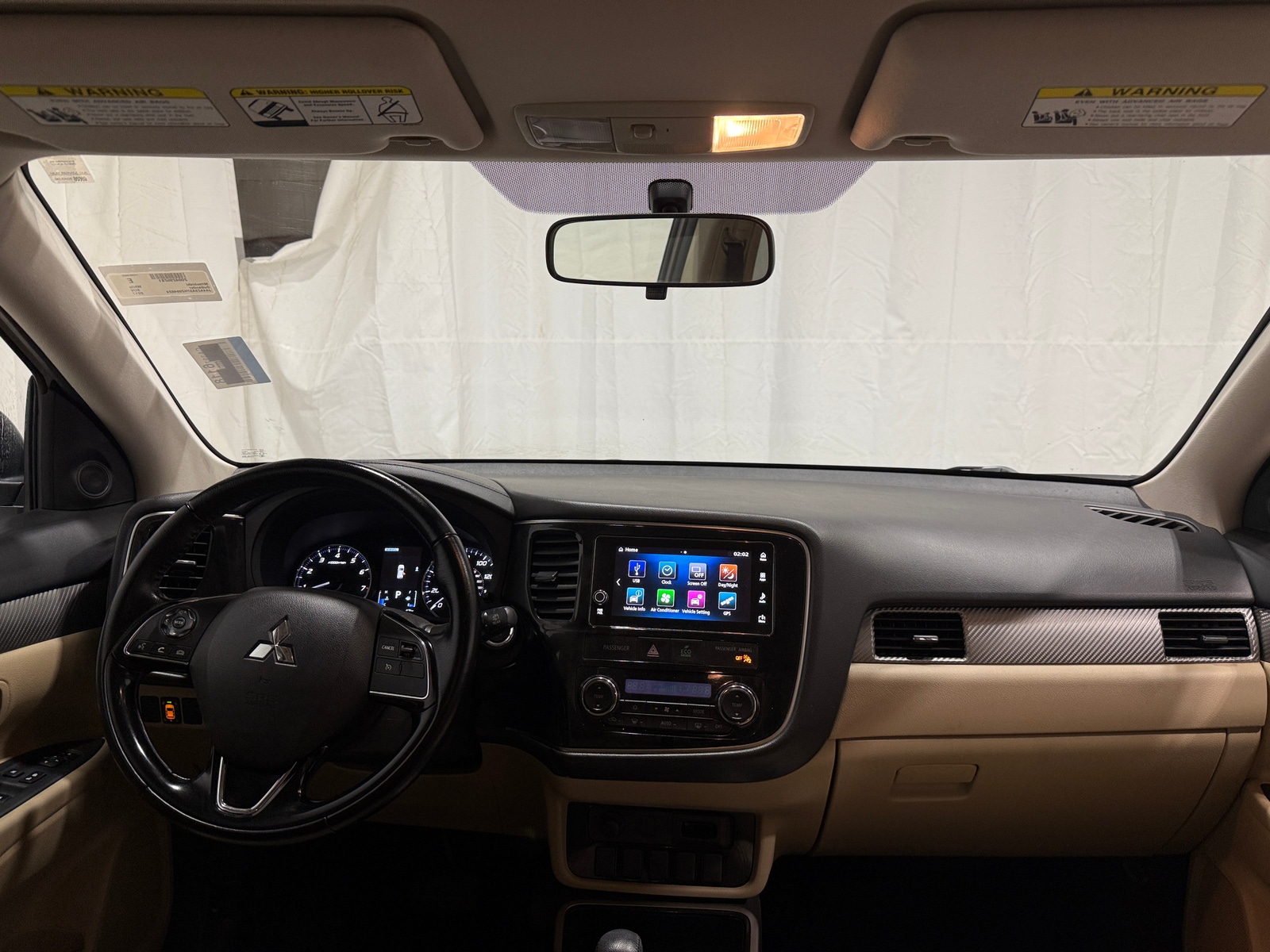 Thumbnail: 2017 Mitsubishi Outlander - 3