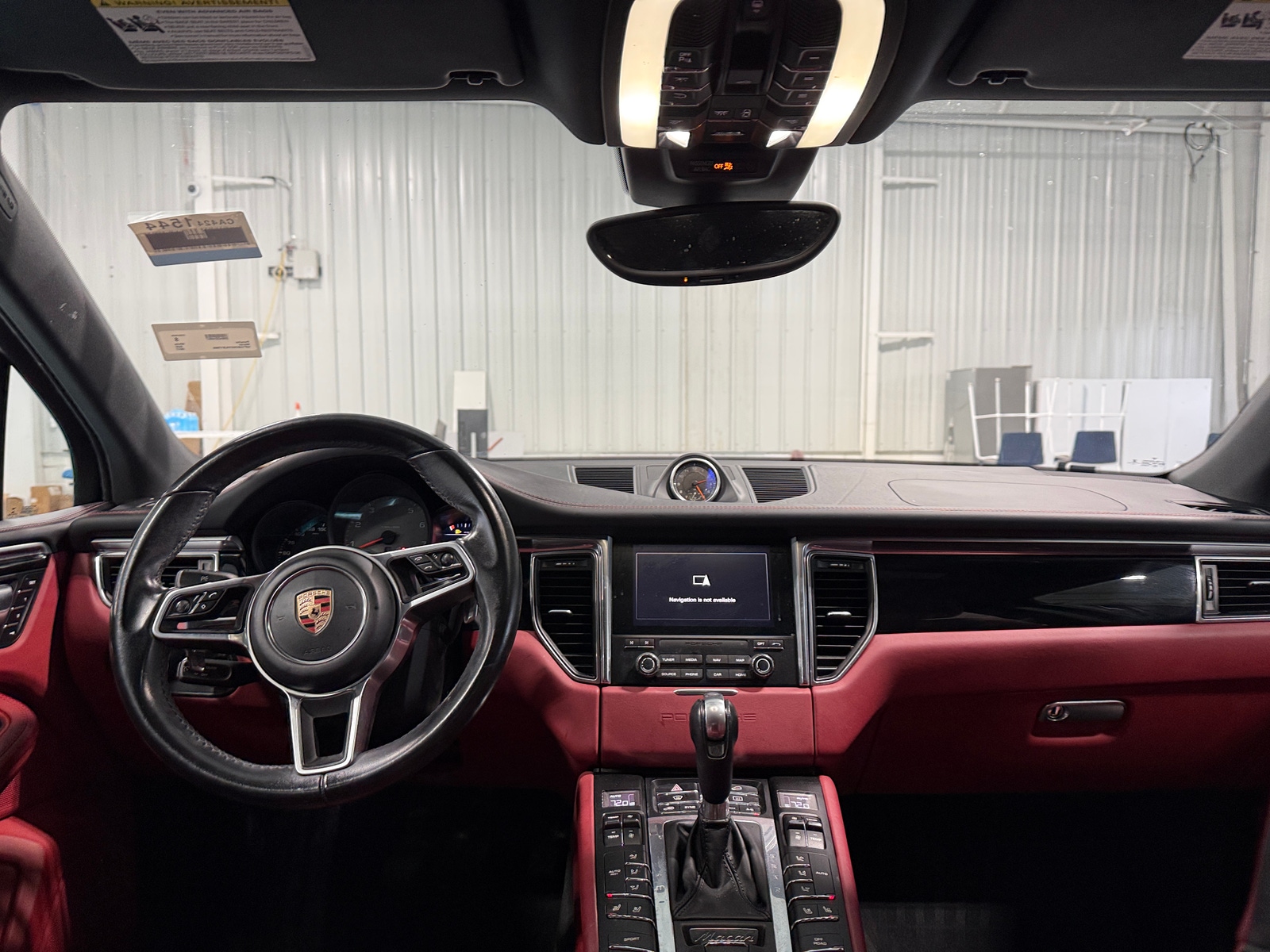 Thumbnail: 2017 Porsche Macan - 2