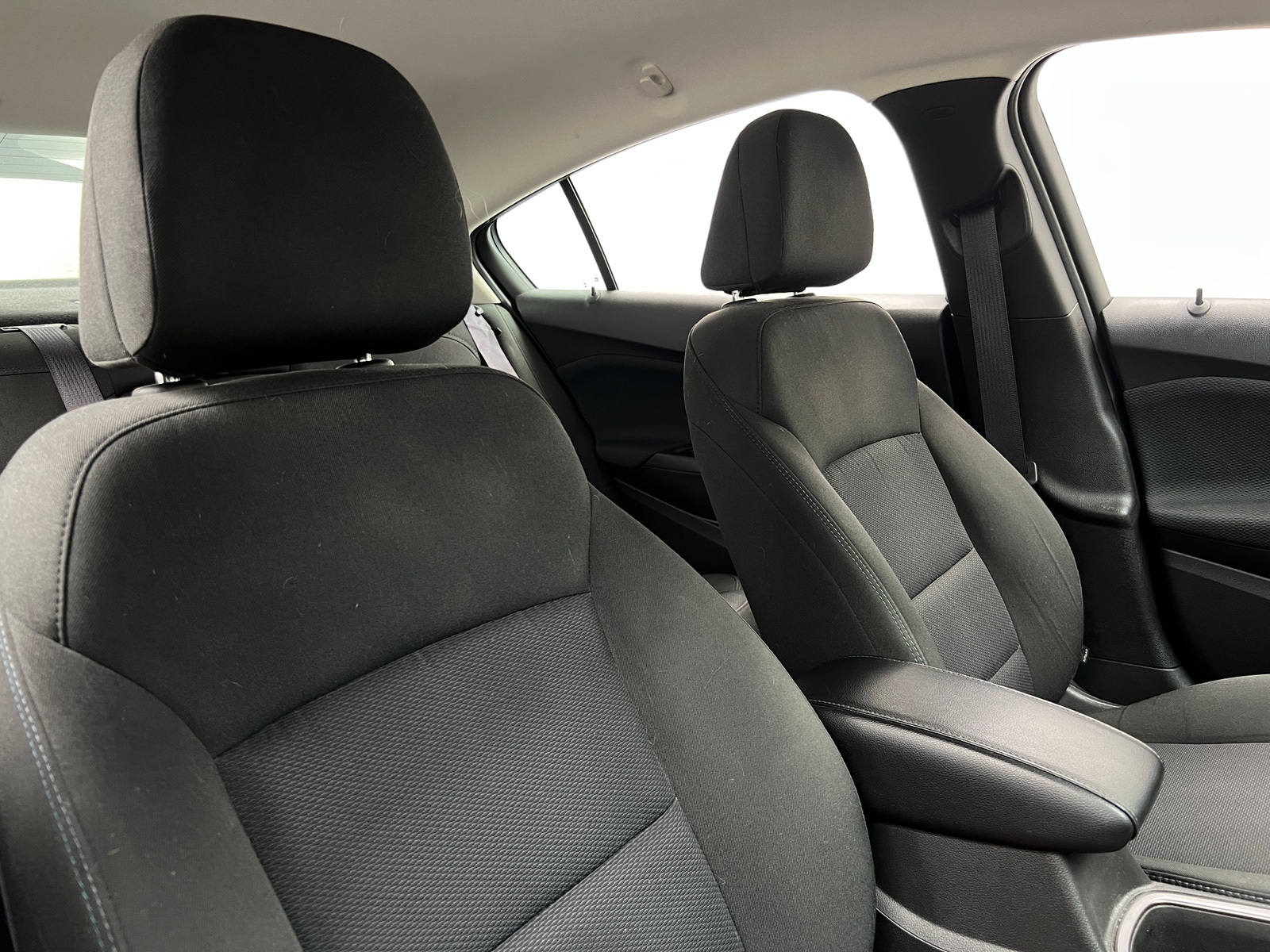 Thumbnail: 2016 Chevrolet Cruze - 2