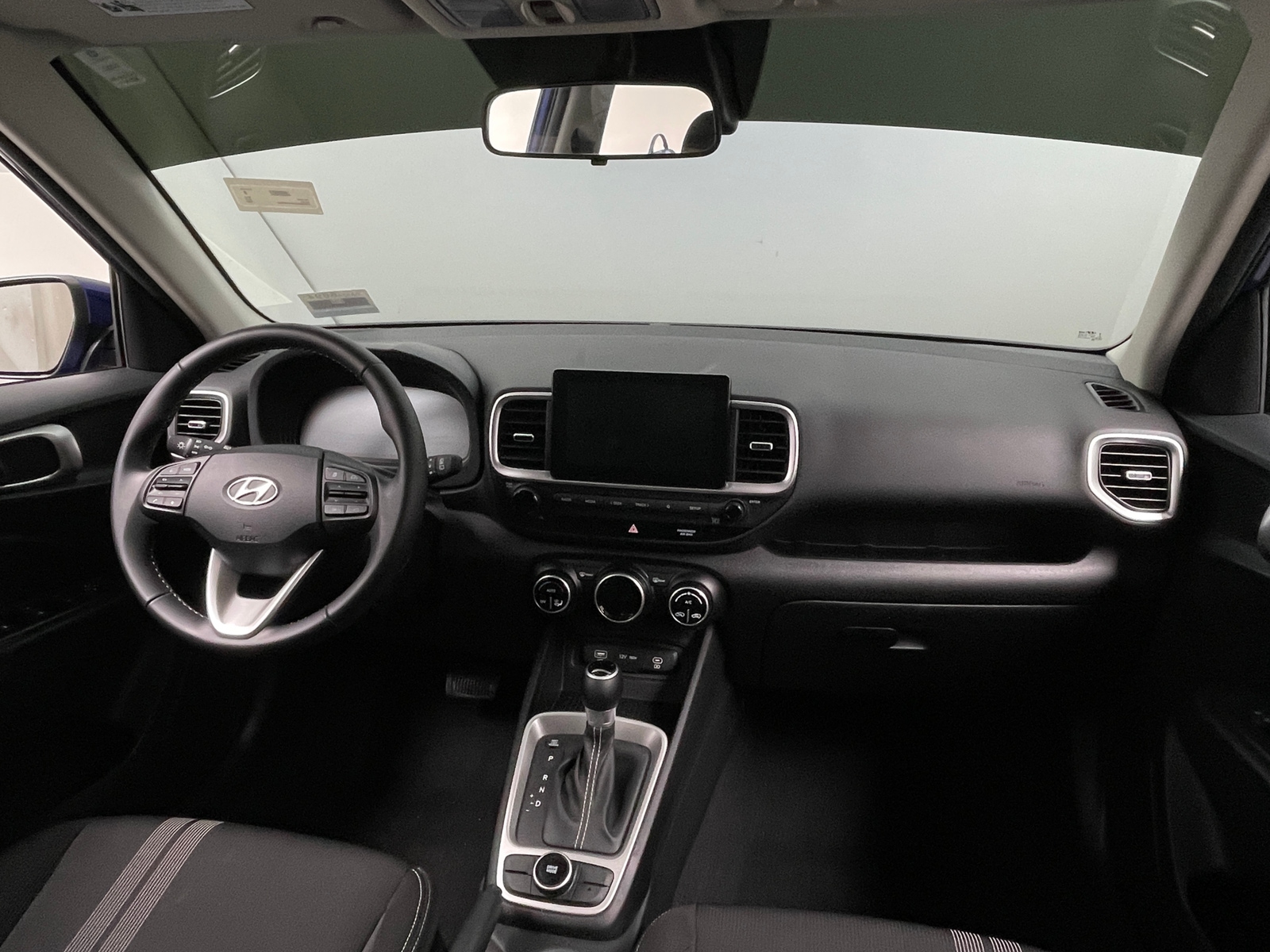 Thumbnail: 2023 Hyundai Venue - 3