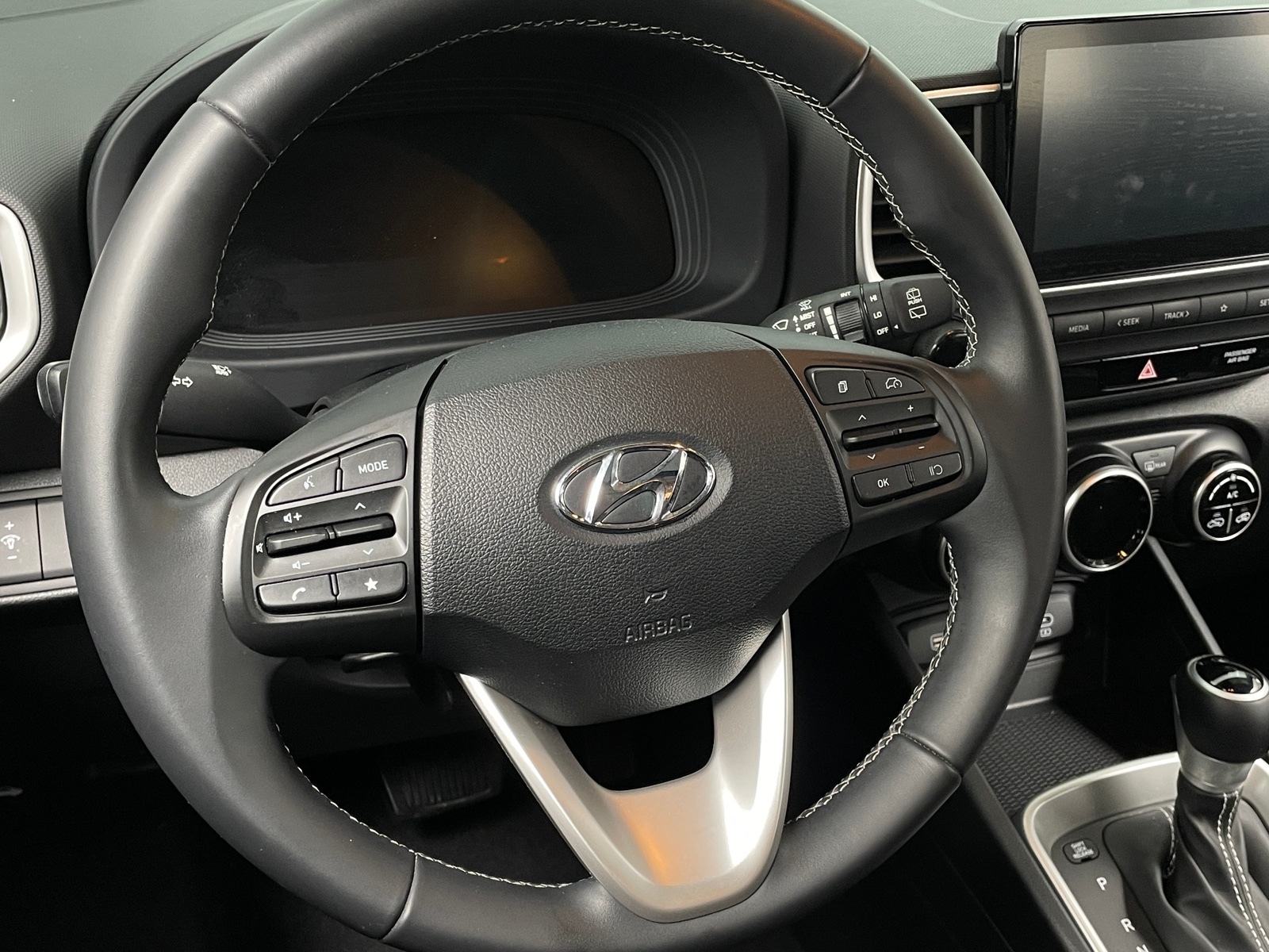 Thumbnail: 2023 Hyundai Venue - 5