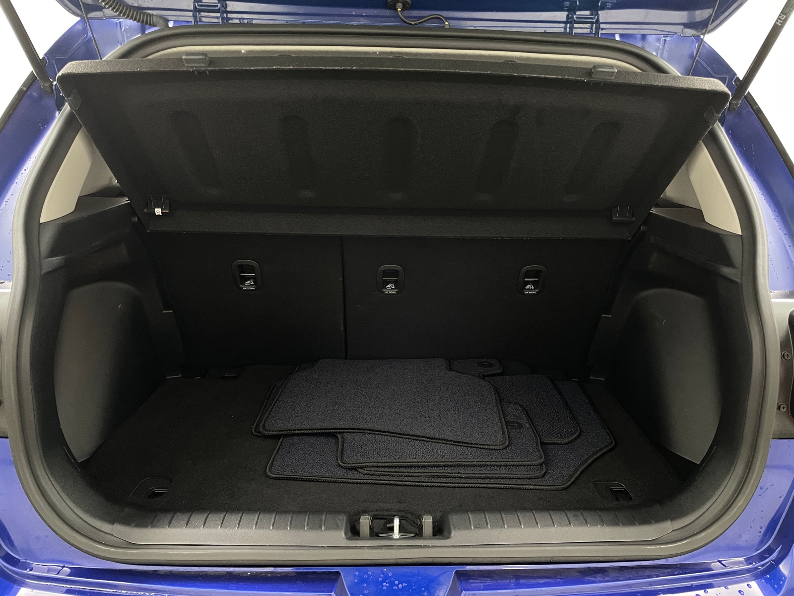 Thumbnail: 2023 Hyundai Venue - 7