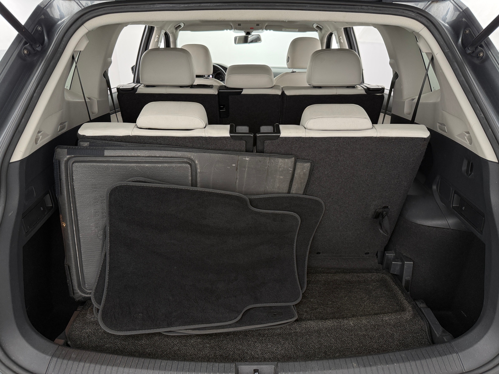 Thumbnail: 2018 Volkswagen Tiguan - 6