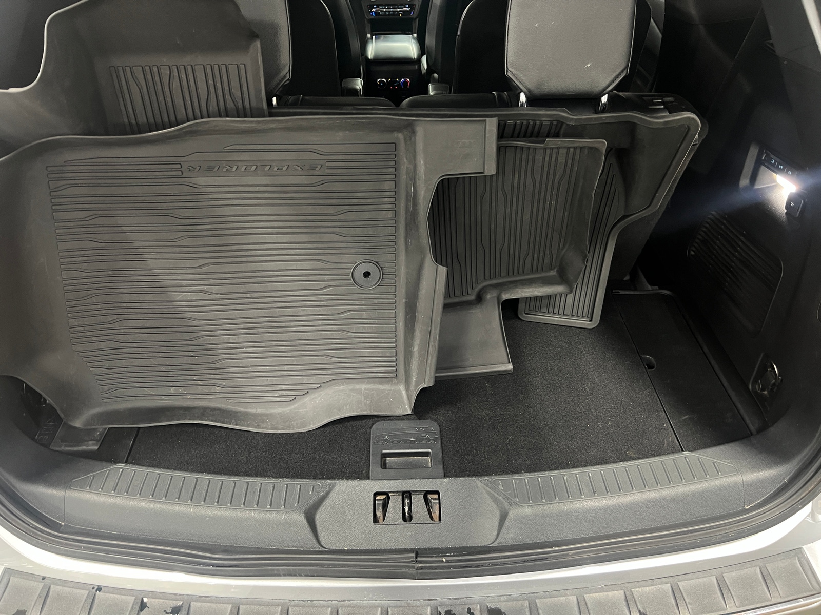 Thumbnail: 2020 Ford Explorer - 6