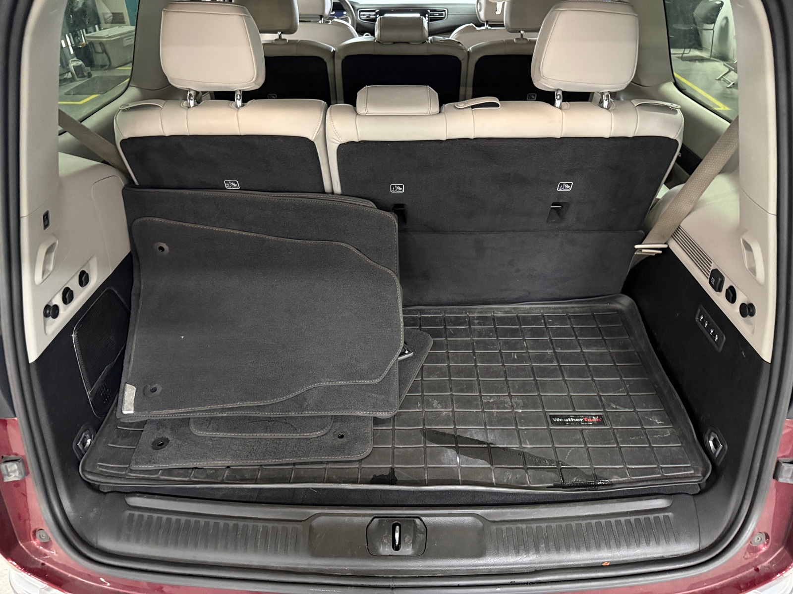 Thumbnail: 2022 Jeep Wagoneer - 6