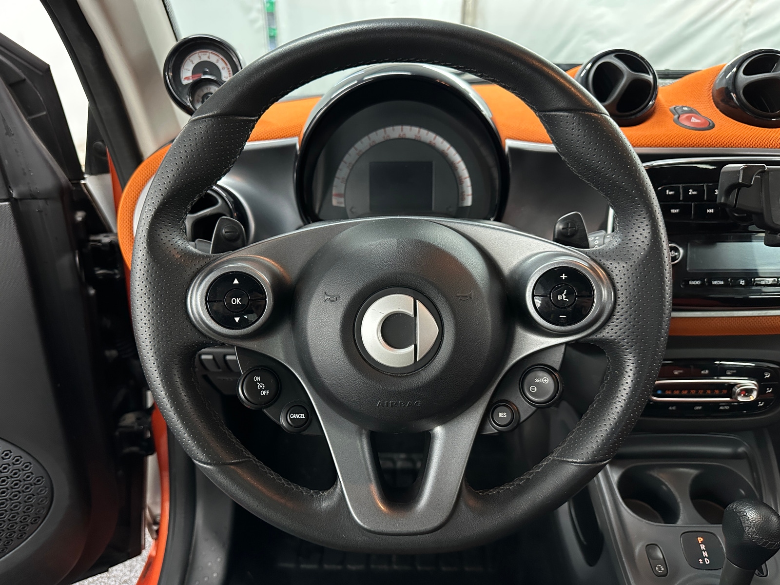 Thumbnail: 2016 smart fortwo - 5