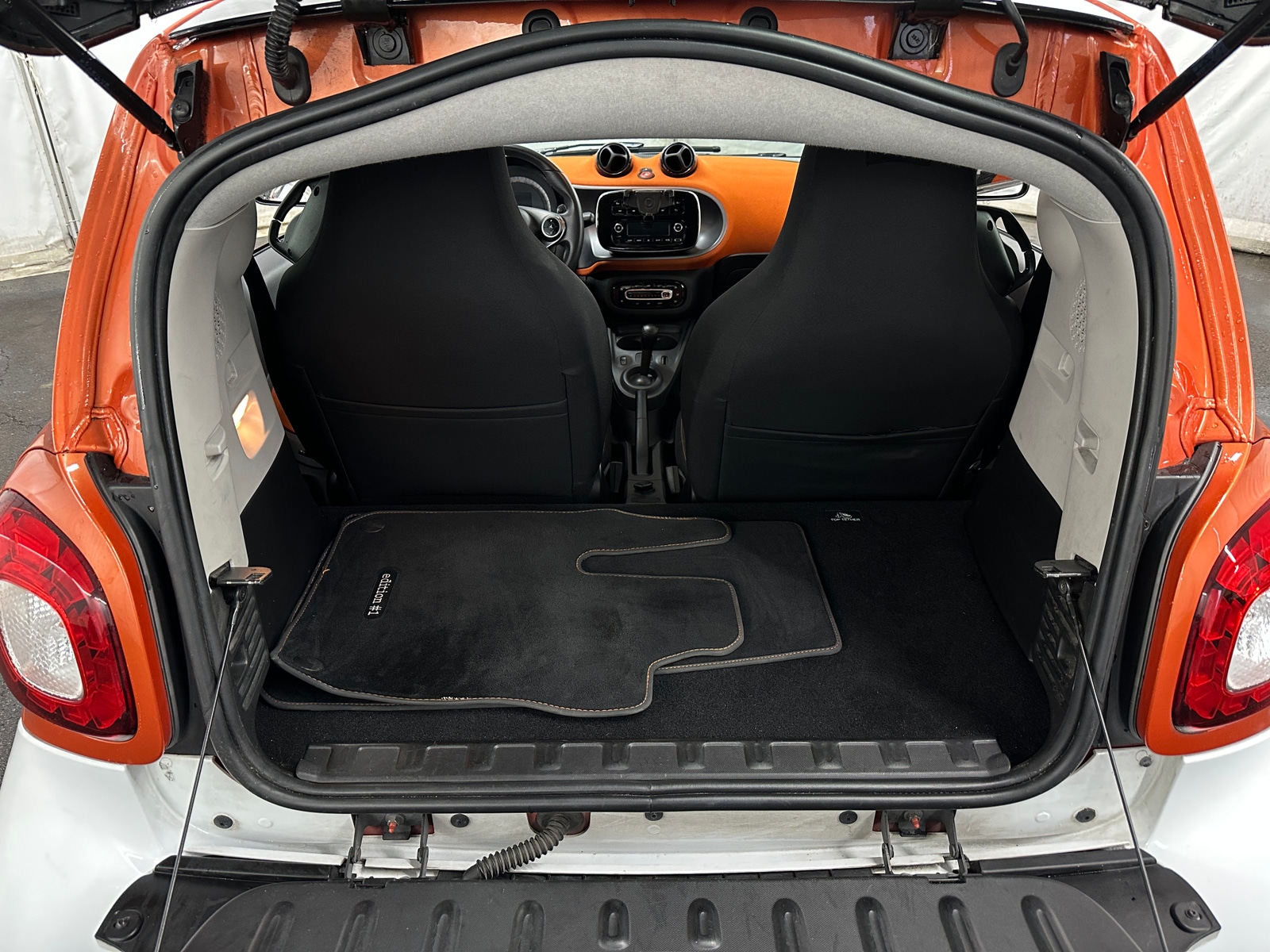 Thumbnail: 2016 smart fortwo - 6