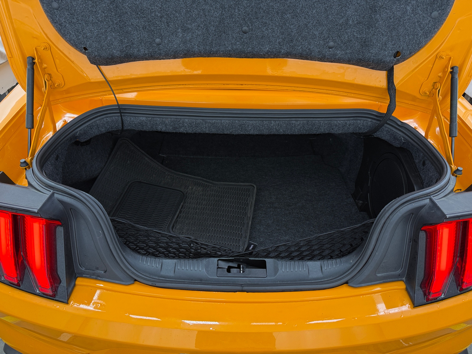 Thumbnail: 2019 Ford Mustang - 6