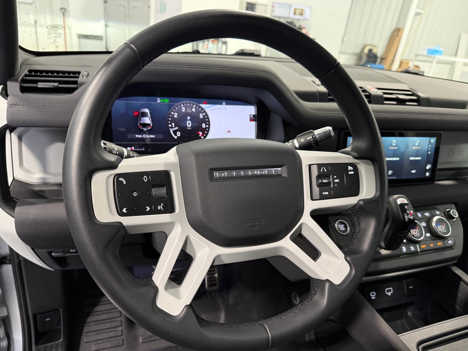 Thumbnail: 2020 Land Rover Defender - 4