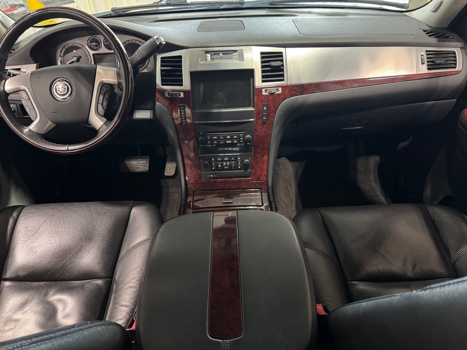 Thumbnail: 2011 Cadillac Escalade - 2