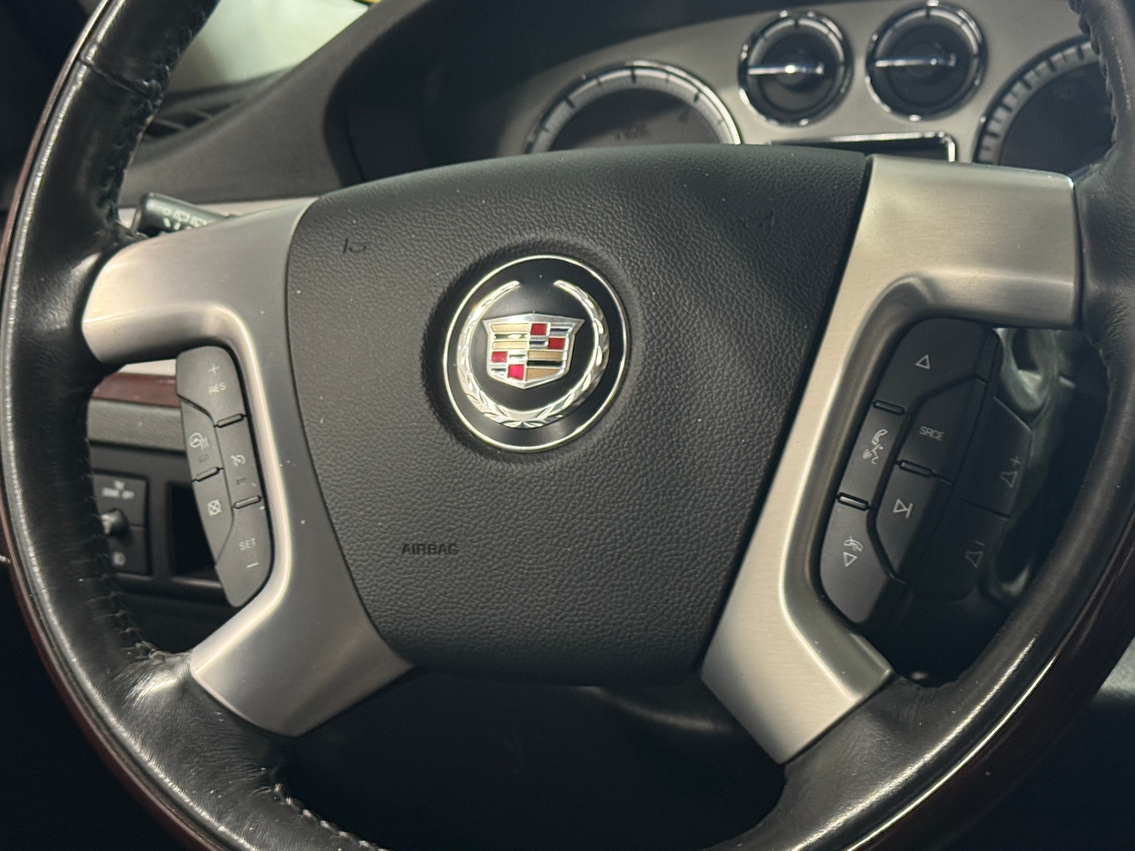 Thumbnail: 2011 Cadillac Escalade - 4