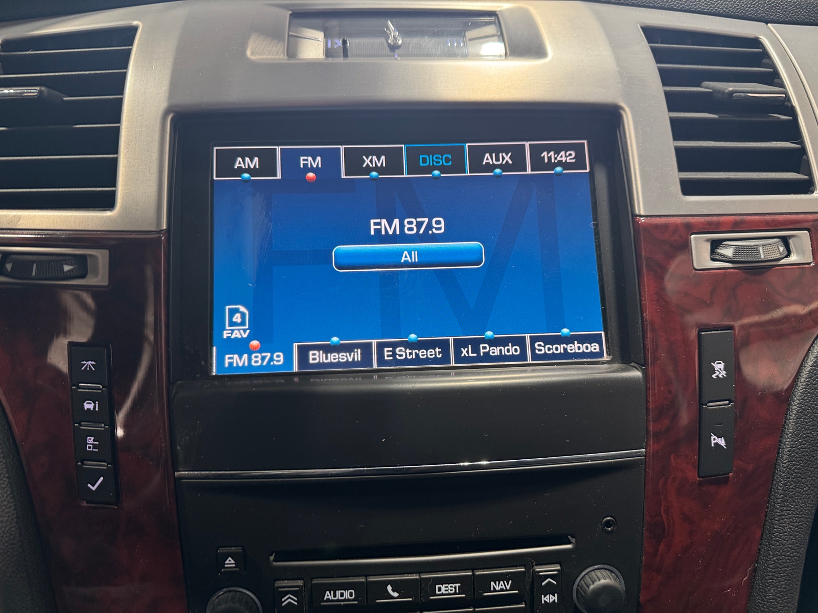 Thumbnail: 2011 Cadillac Escalade - 3