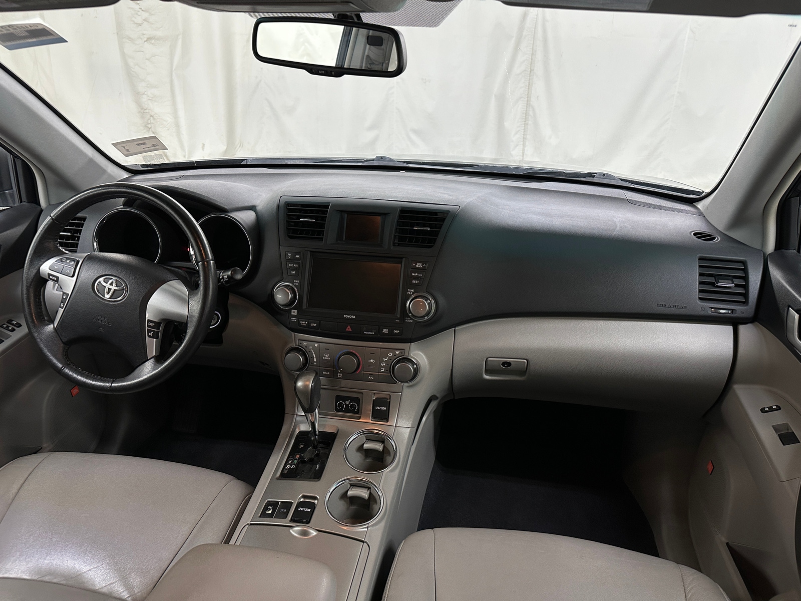 Thumbnail: 2012 Toyota Highlander - 2