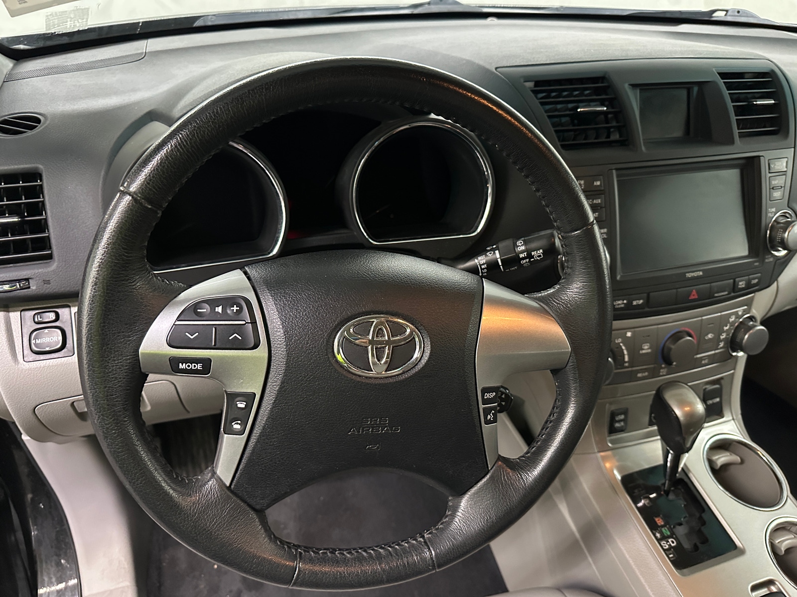 Thumbnail: 2012 Toyota Highlander - 4