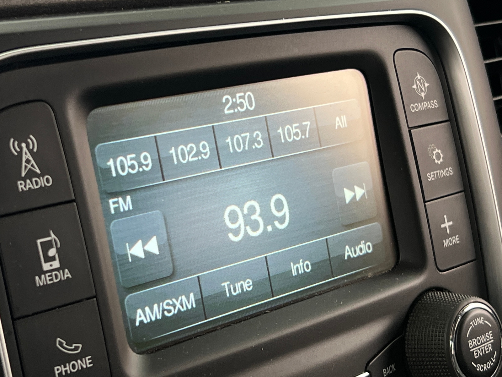 Thumbnail: 2019 RAM 1500 Classic - 4