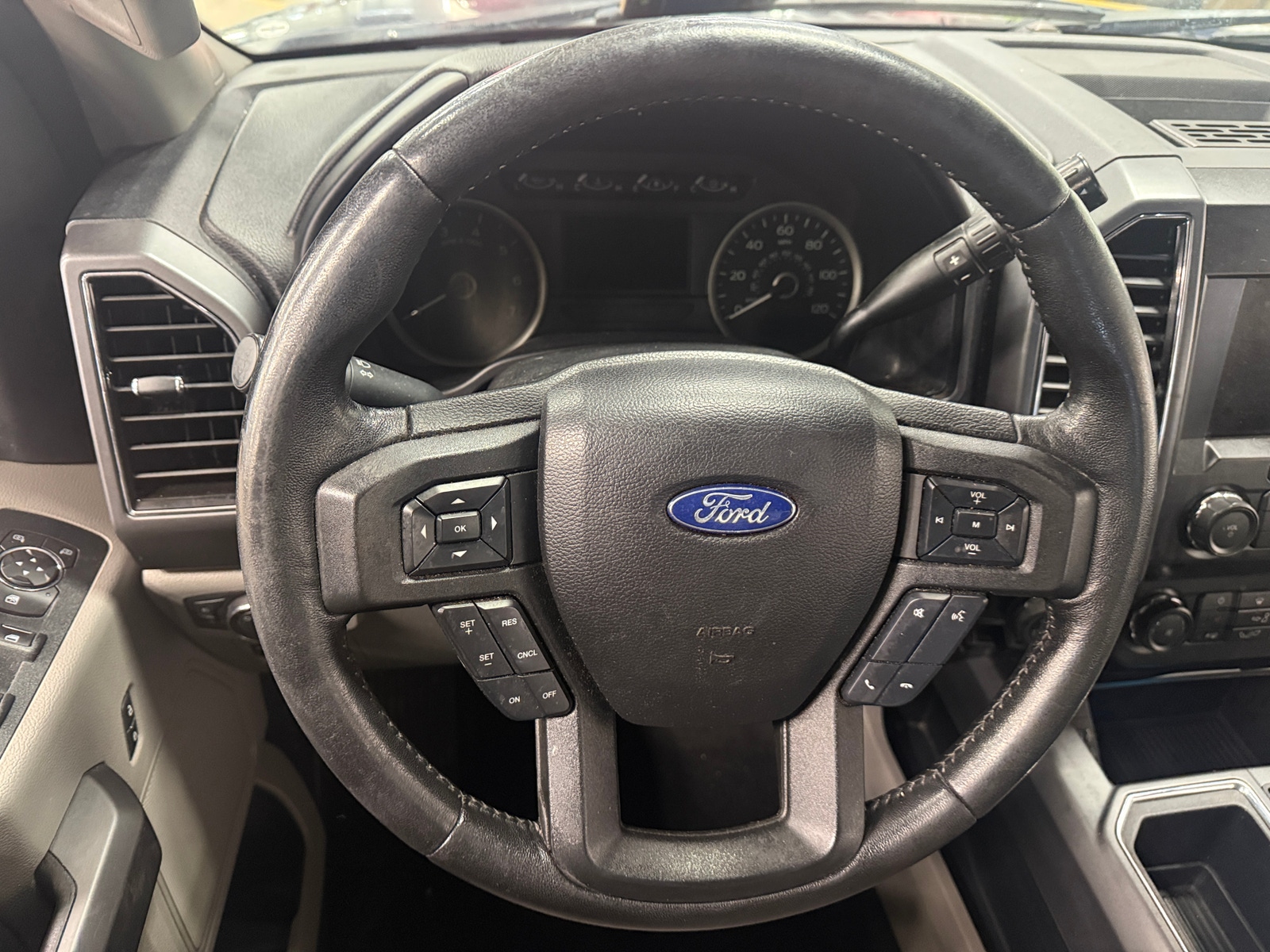 Thumbnail: 2019 Ford Econoline - 5