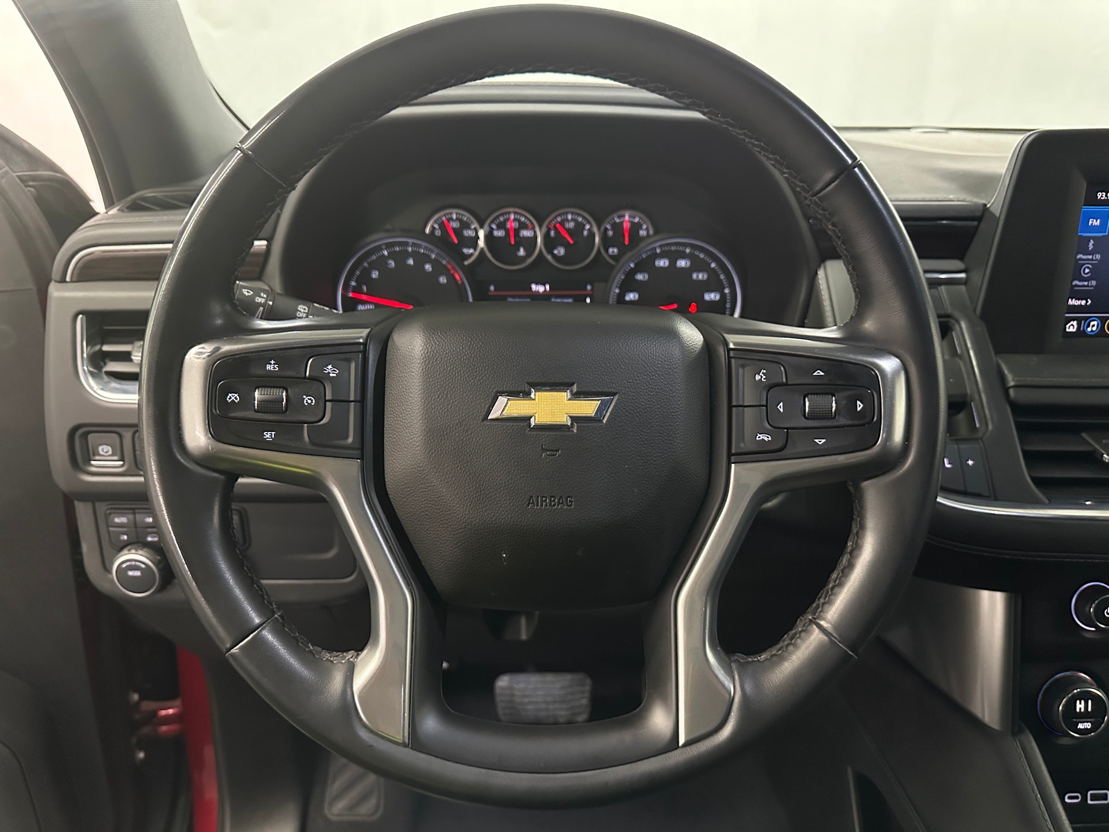 Thumbnail: 2023 Chevrolet Suburban - 5