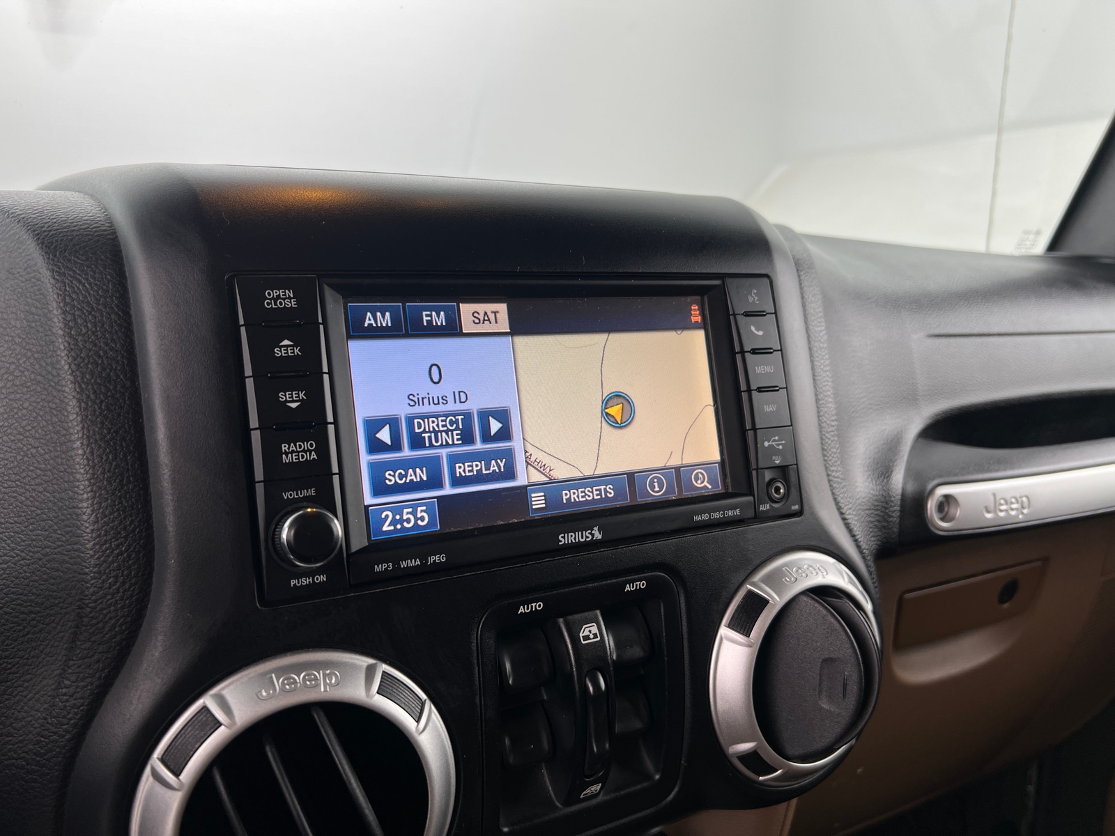 Thumbnail: 2015 Jeep Wrangler - 3