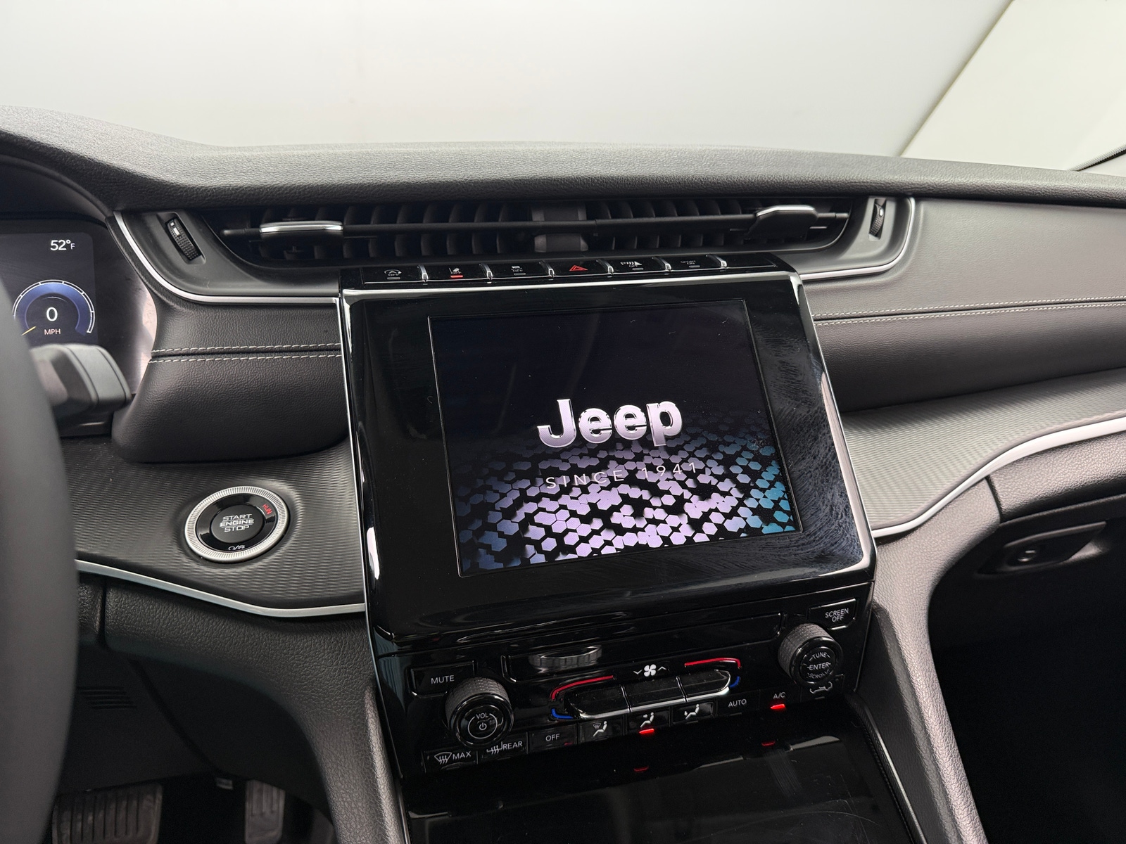 Thumbnail: 2024 Jeep Grand Cherokee - 4