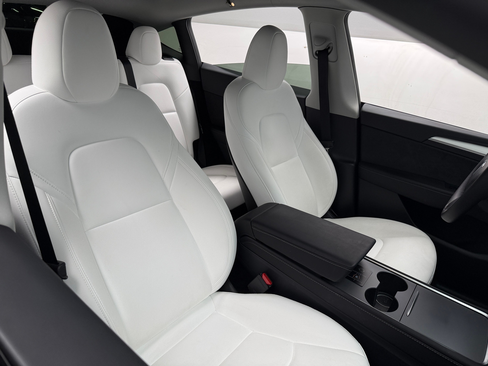 Thumbnail: 2025 Tesla Model Y - 2