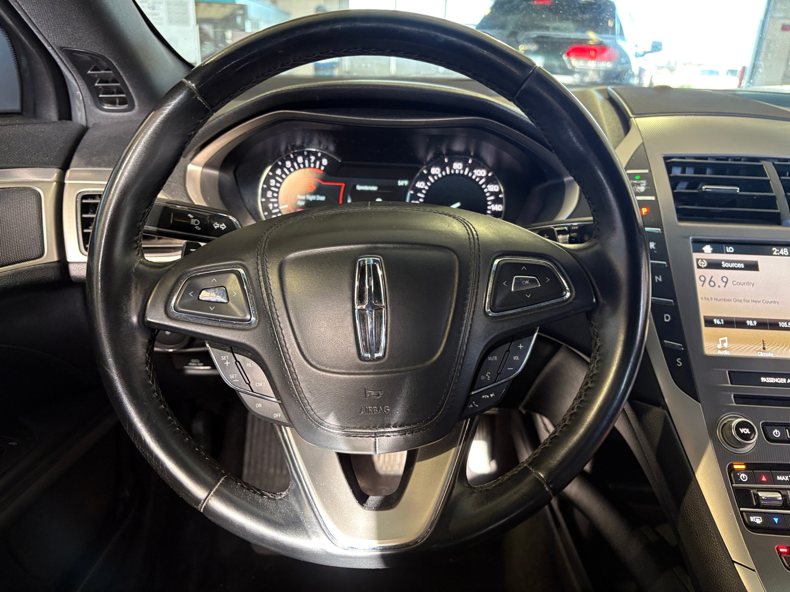 Thumbnail: 2018 Lincoln MKZ - 4