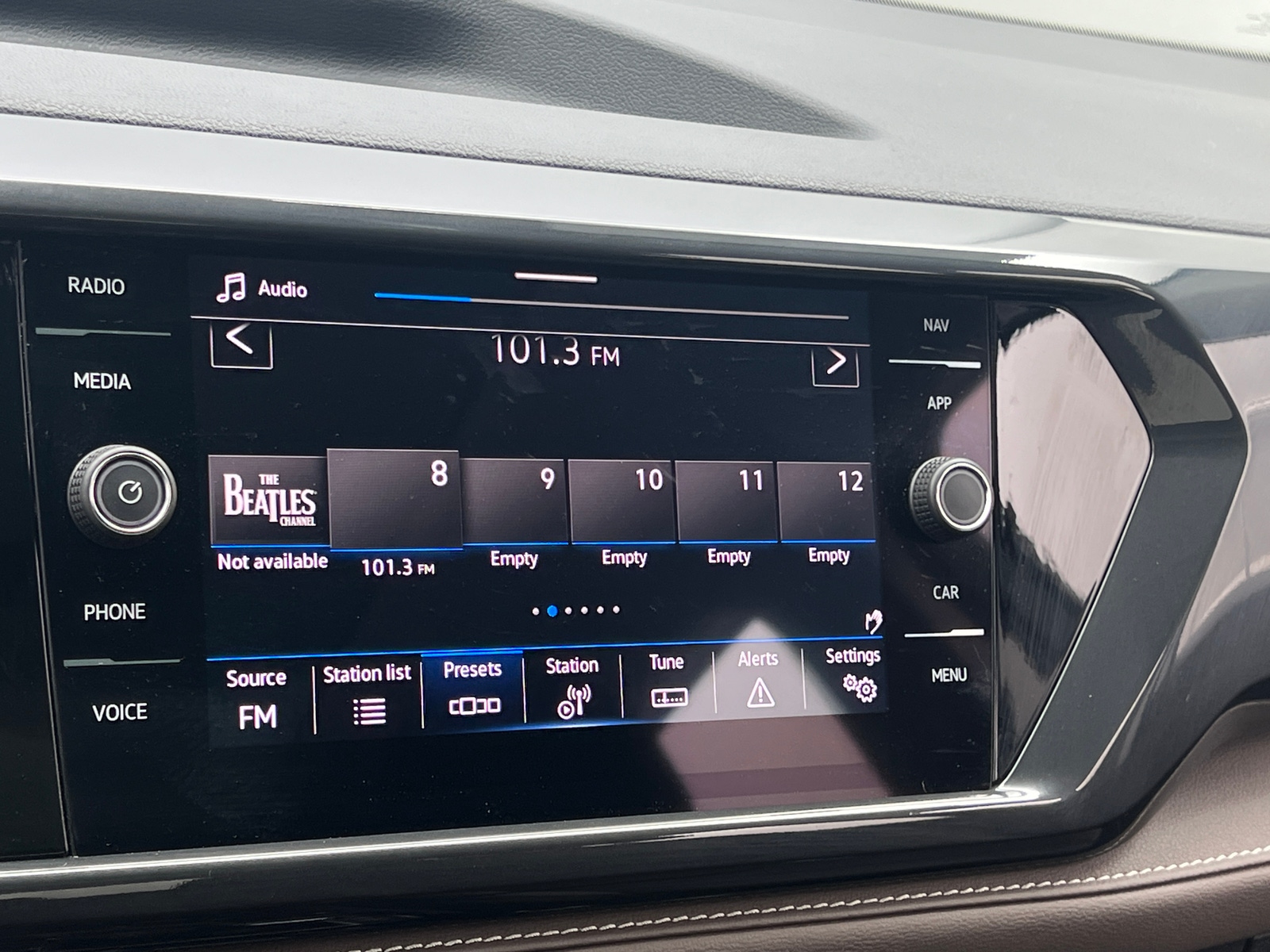 Thumbnail: 2024 Volkswagen Taos - 3