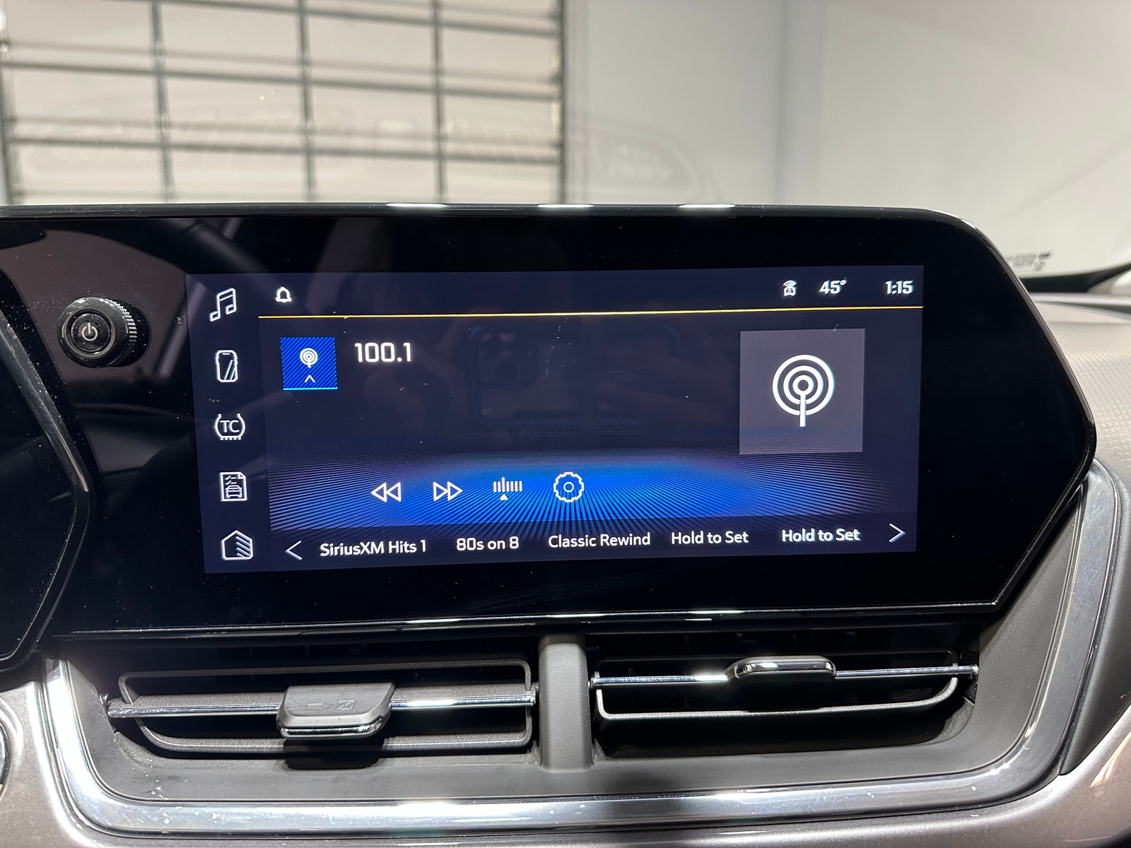 Thumbnail: 2025 Chevrolet Trax - 3