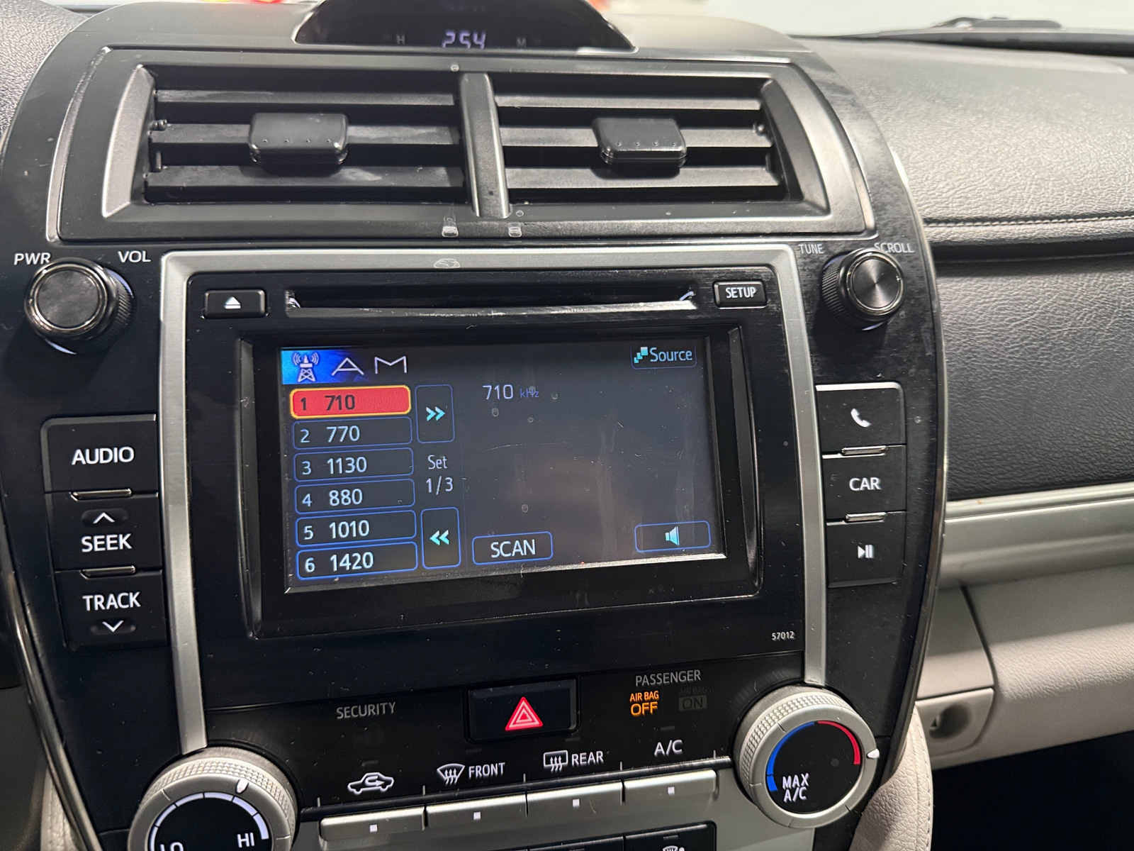 Thumbnail: 2012 Toyota Camry - 4