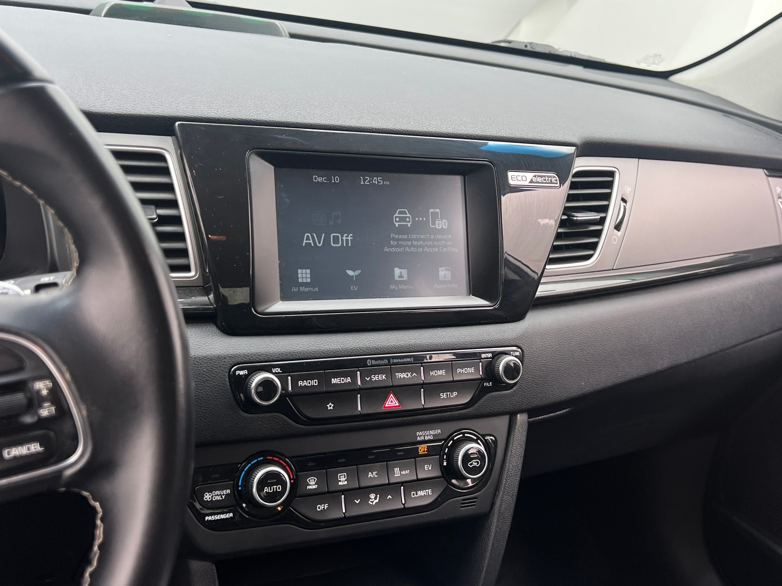 Thumbnail: 2019 Kia Niro - 3