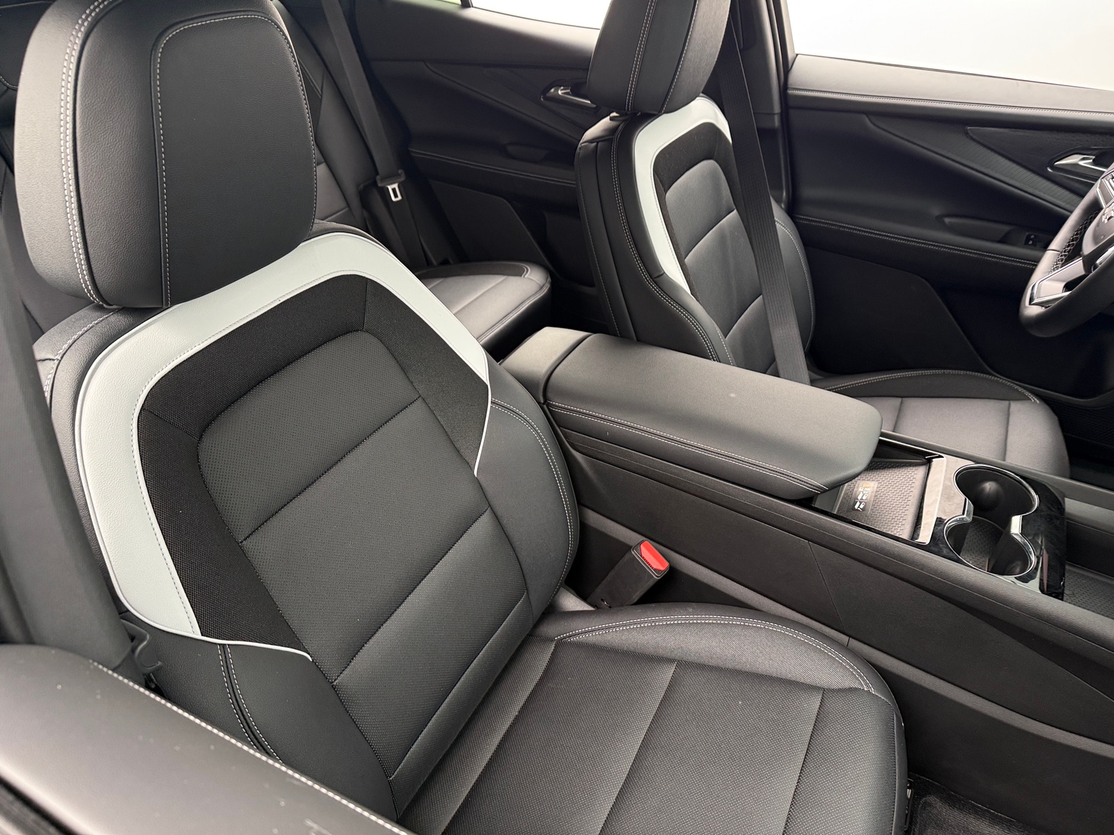 Thumbnail: 2025 Chevrolet Blazer EV - 2