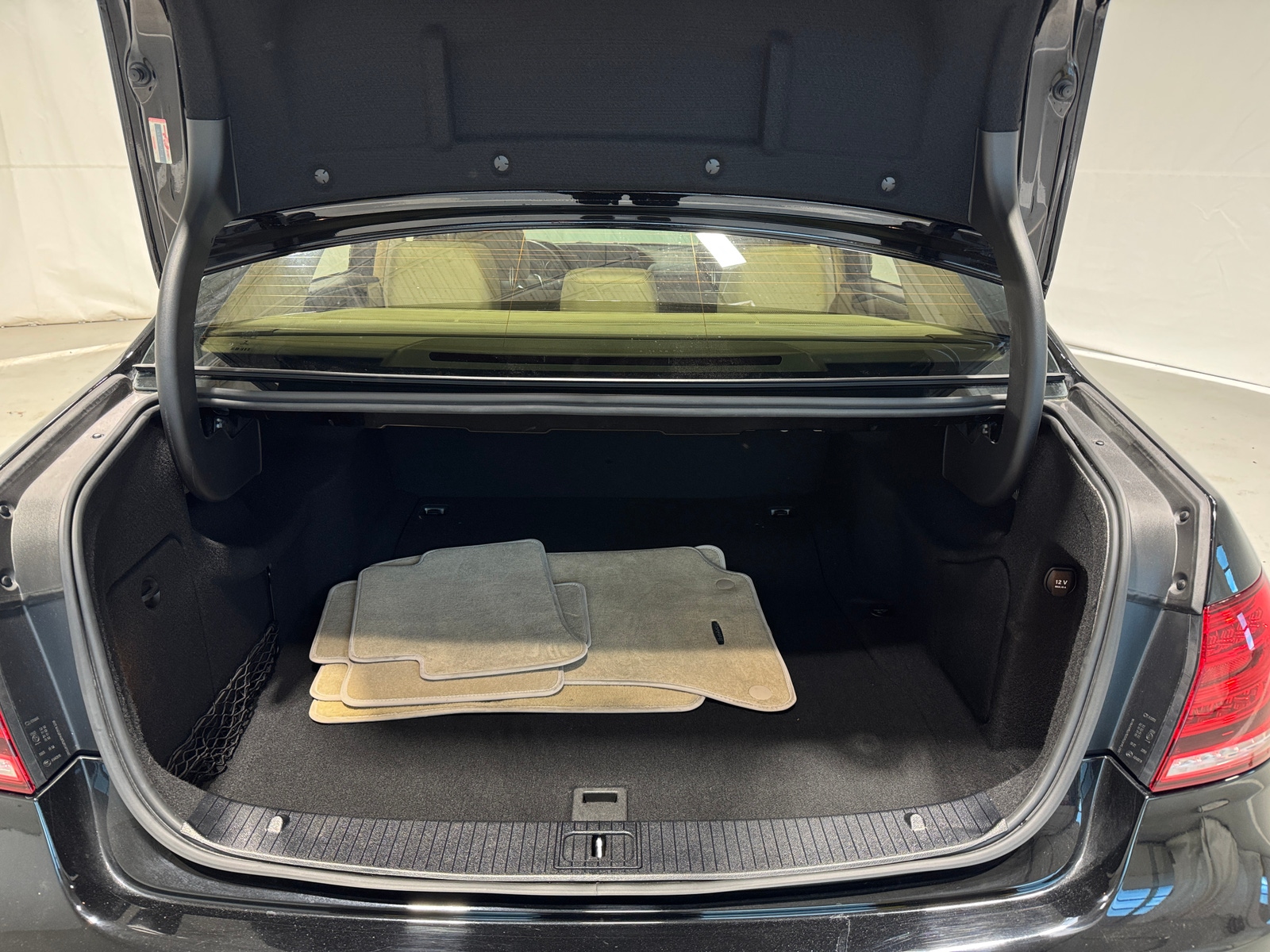 Thumbnail: 2014 Mercedes-Benz E-Class - 6