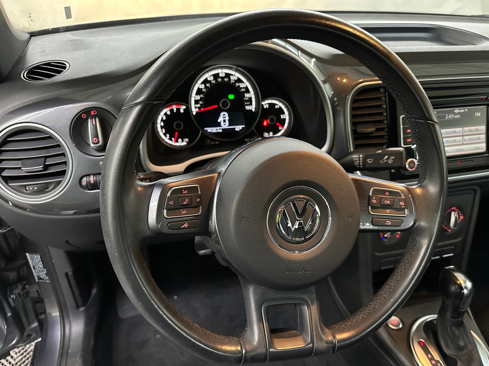 Thumbnail: 2014 Volkswagen Beetle - 4