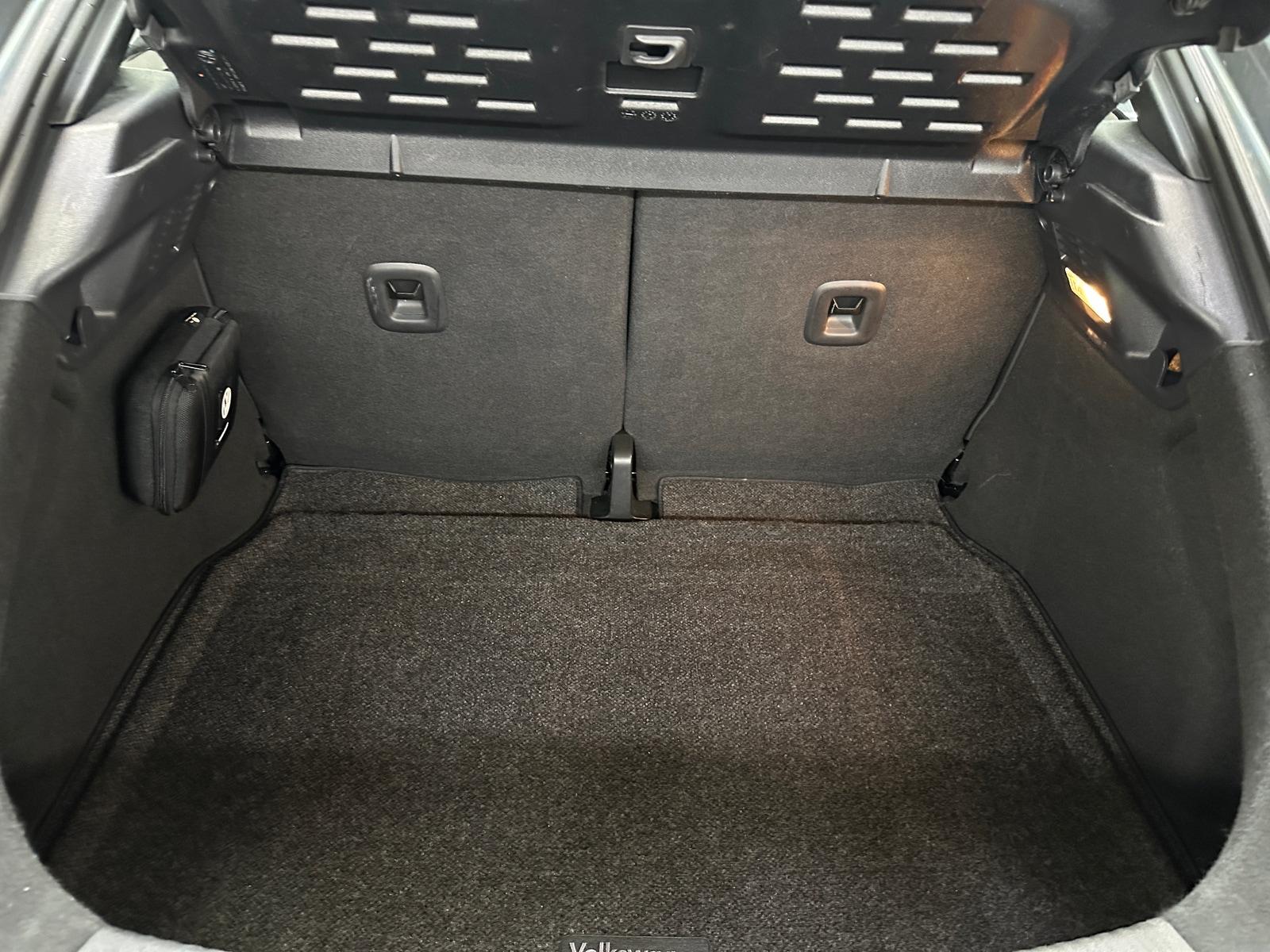 Thumbnail: 2014 Volkswagen Beetle - 6