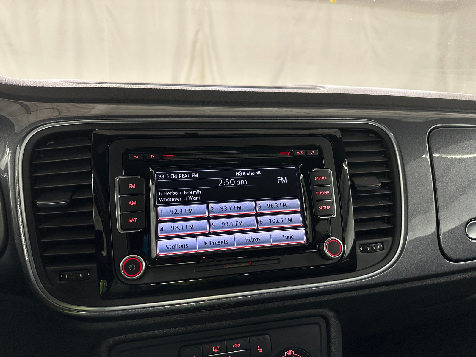 Thumbnail: 2014 Volkswagen Beetle - 3