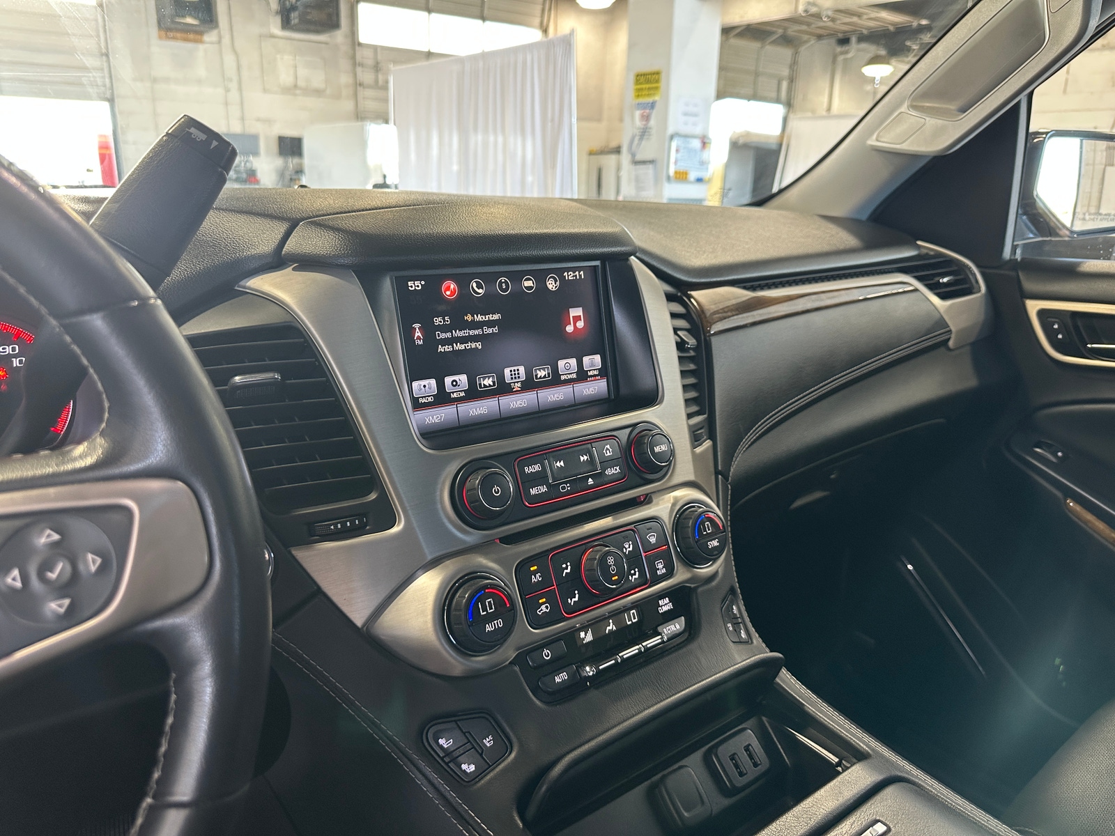 Thumbnail: 2016 GMC Yukon - 3